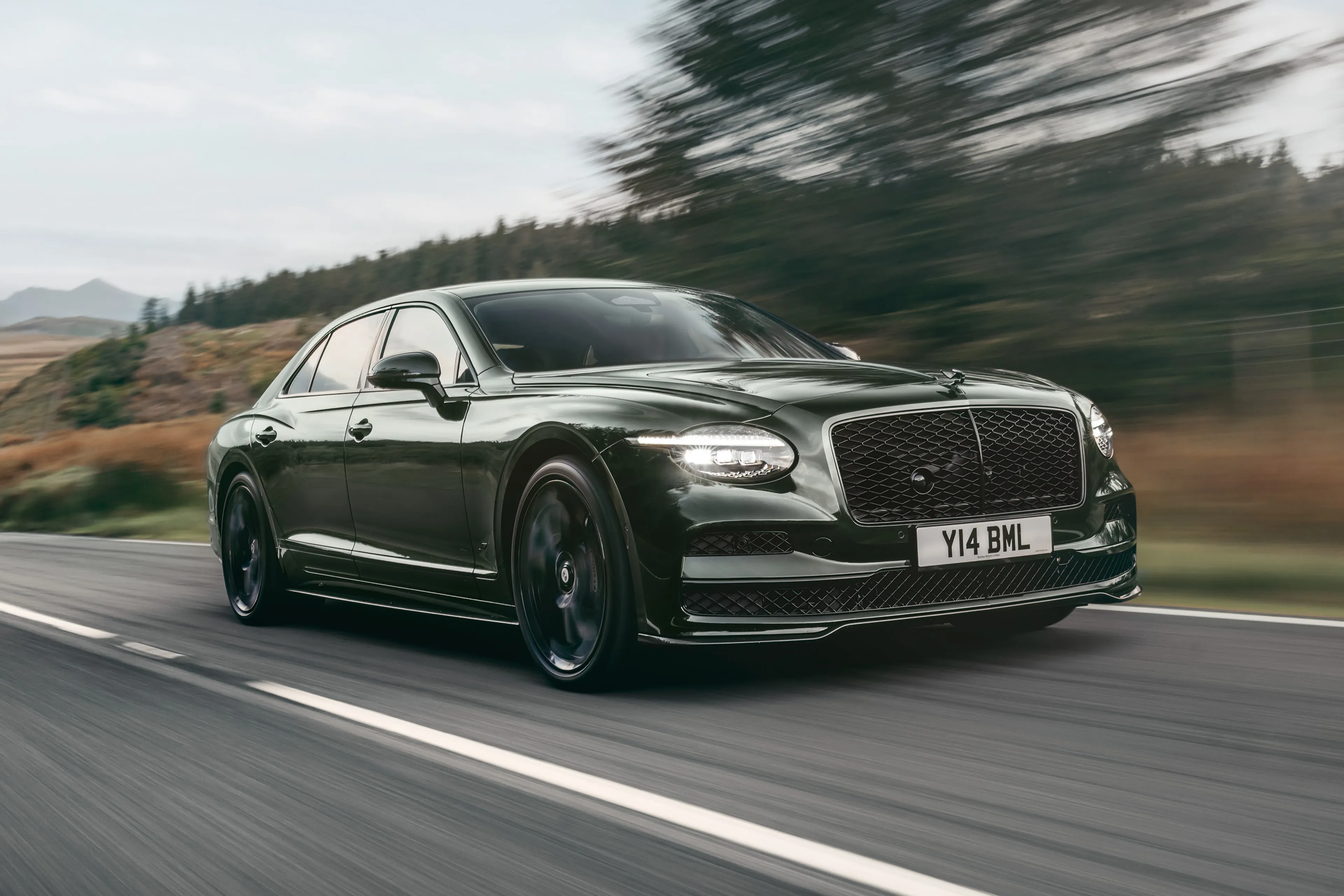 Bentley brings back Flying Spur S for 2026 with 680 HP
