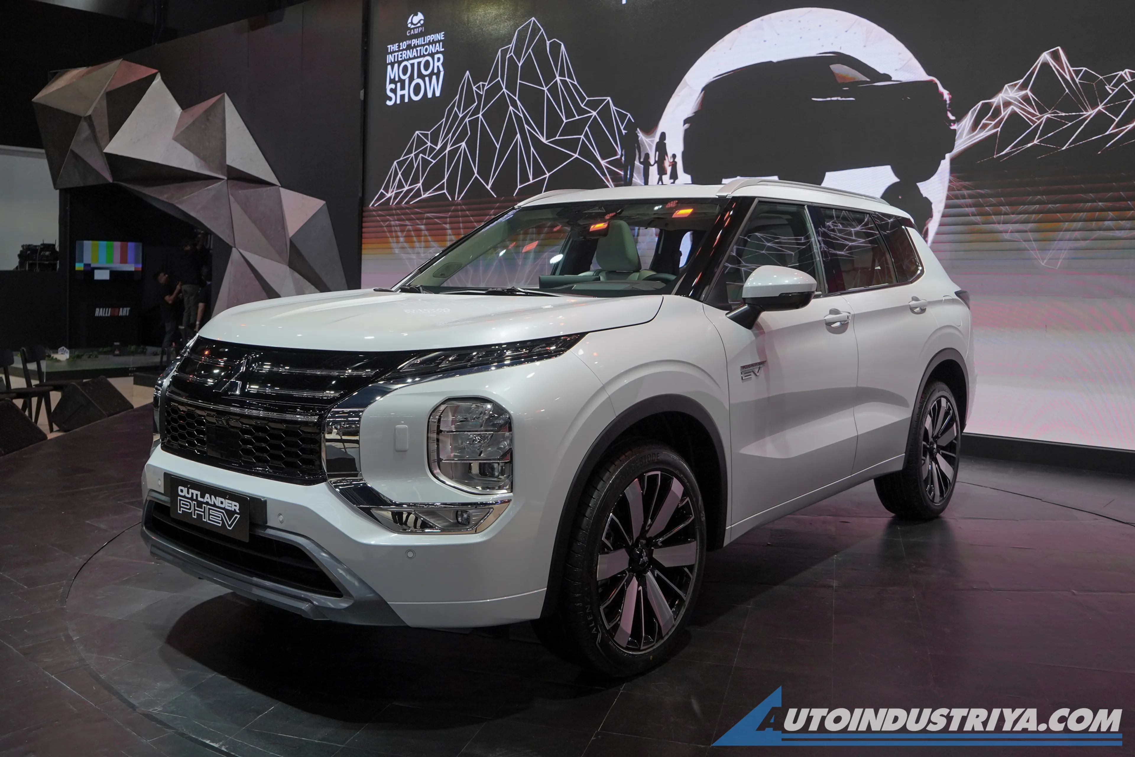 PIMS 2026: Mitsubishi Outlander PHEV previewed ahead of August launch