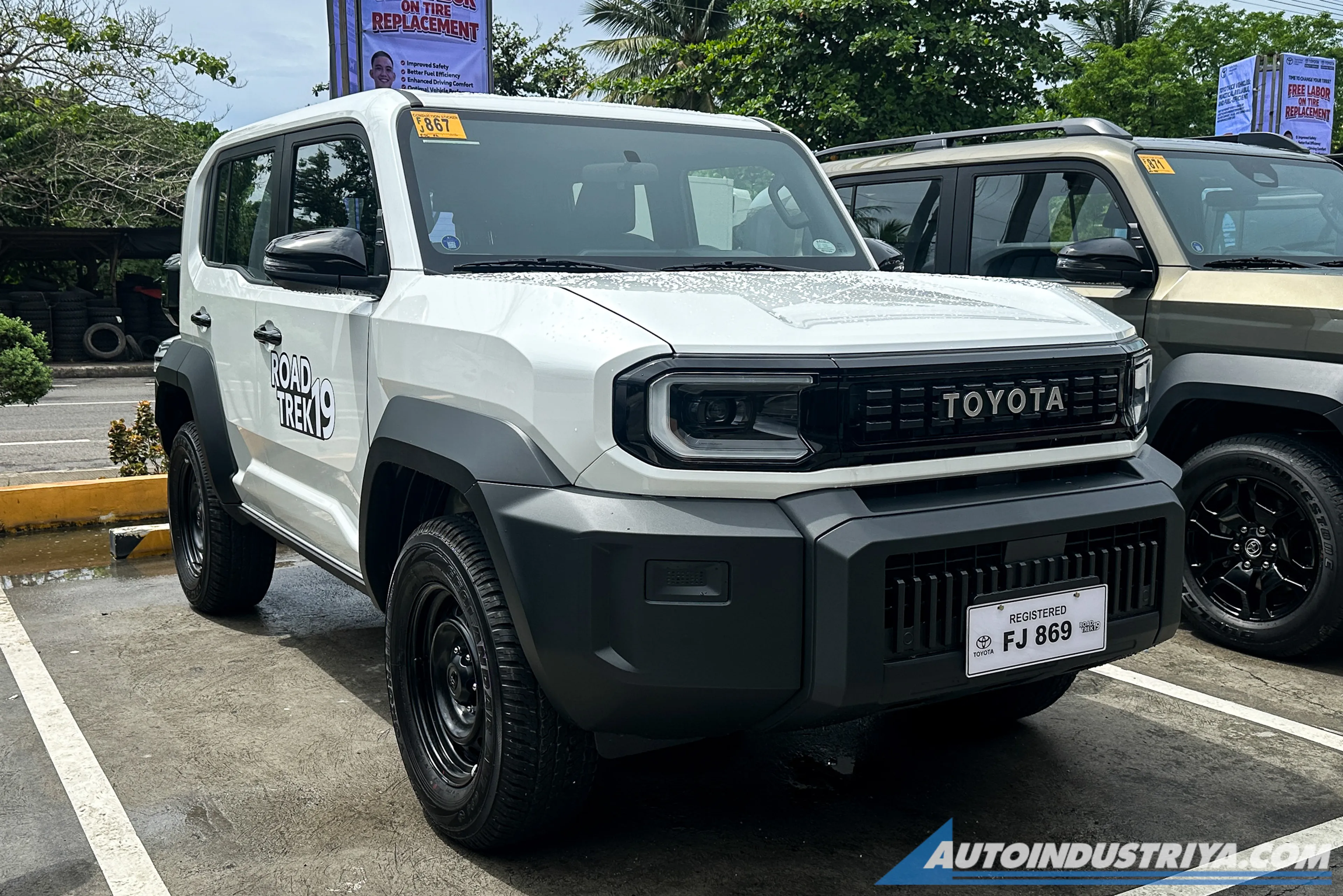 Take a closer look at the base model Toyota Land Cruiser FJ TX