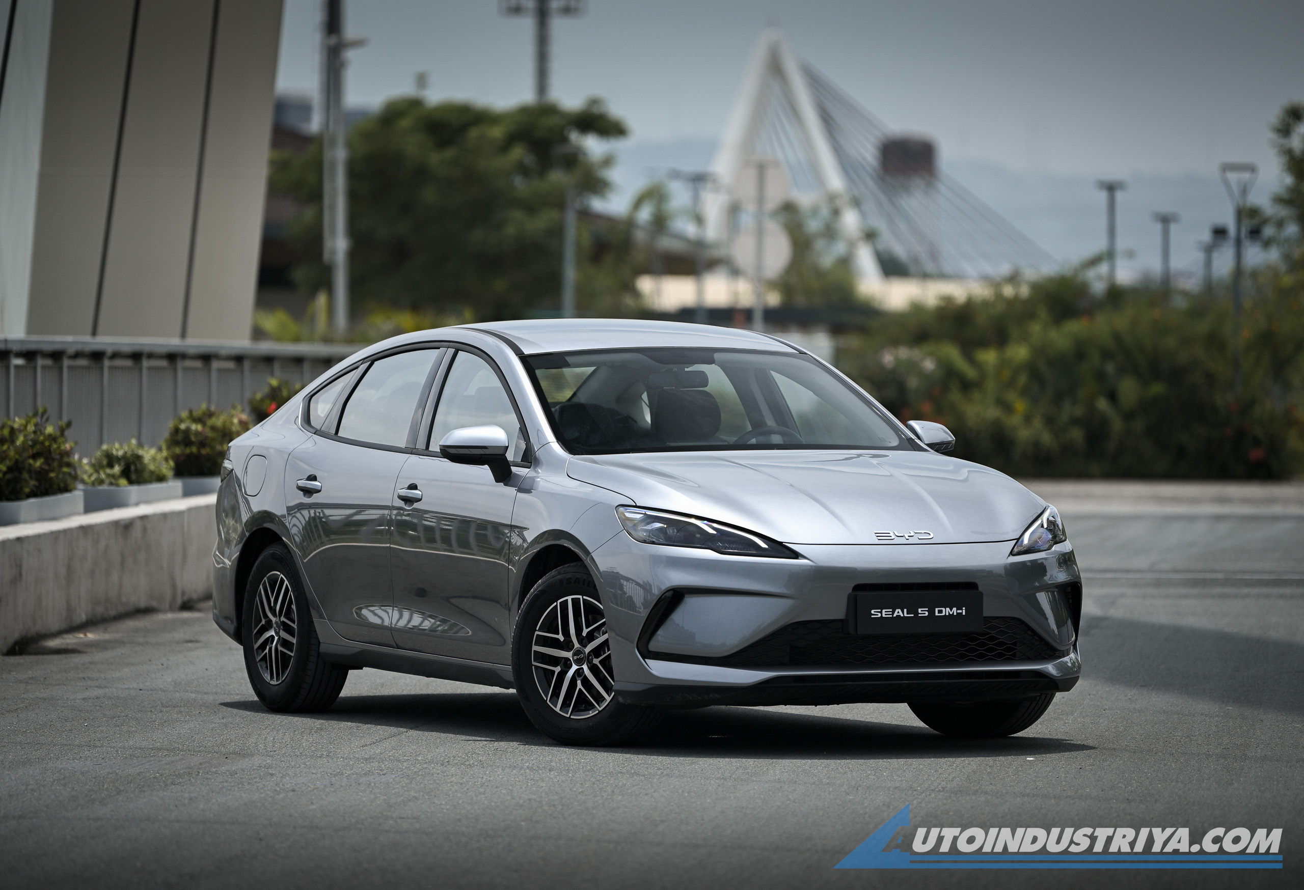 2026 BYD Seal 5 PHEV makes PH debut with bold new look