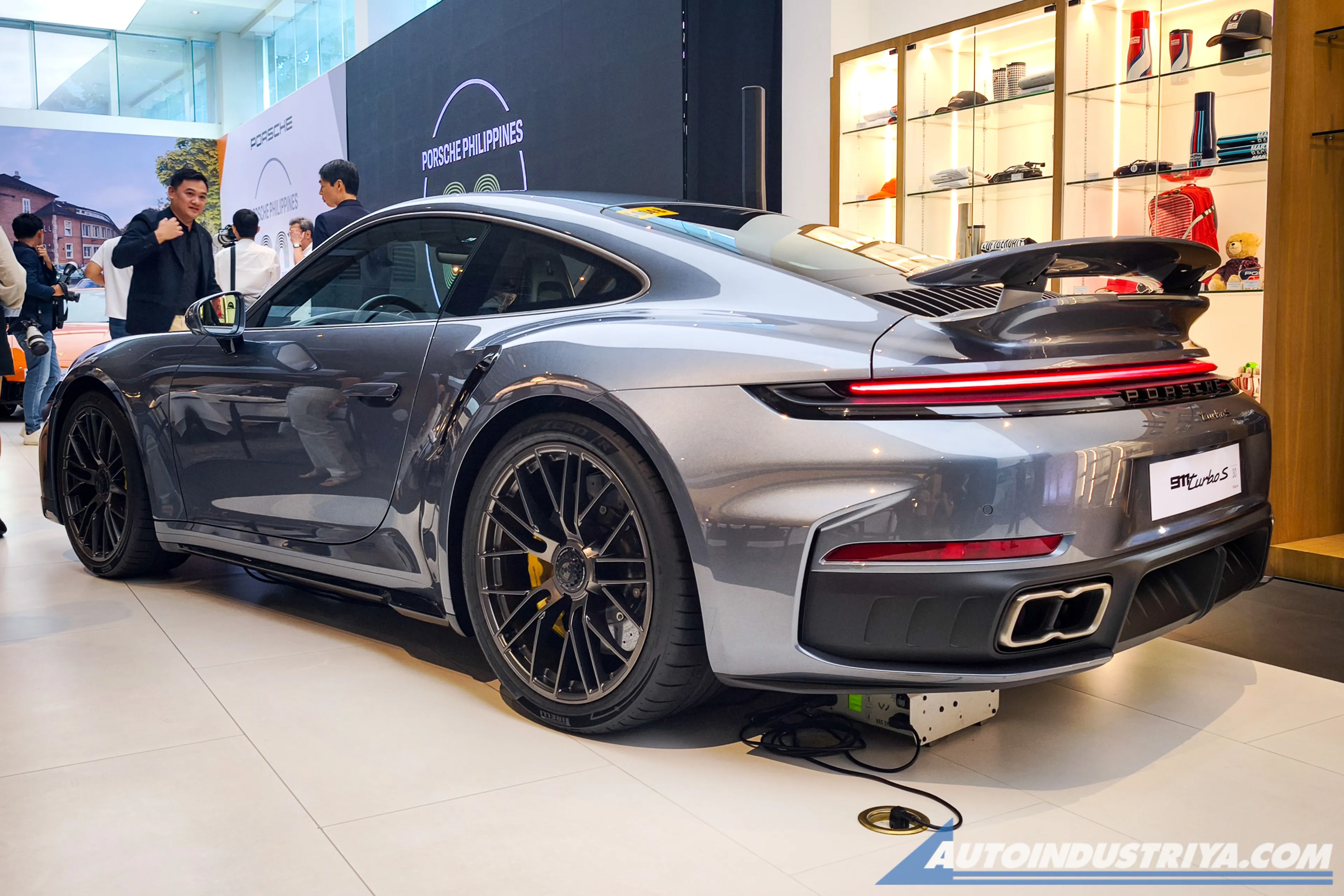 711 HP Porsche 911 Turbo S makes Philippine debut