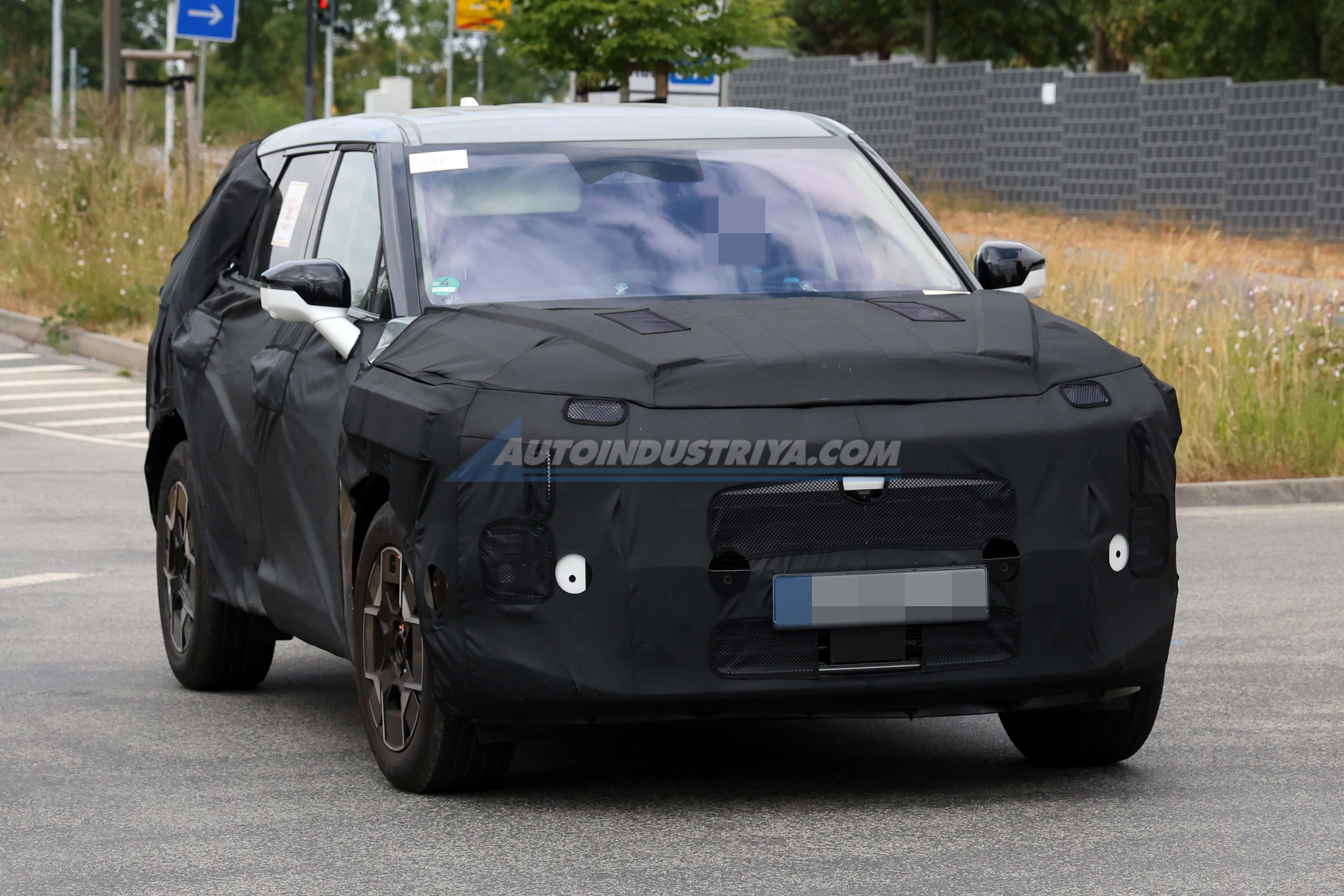SPIED: Next-gen Kia Sportage could get bigger & boxier