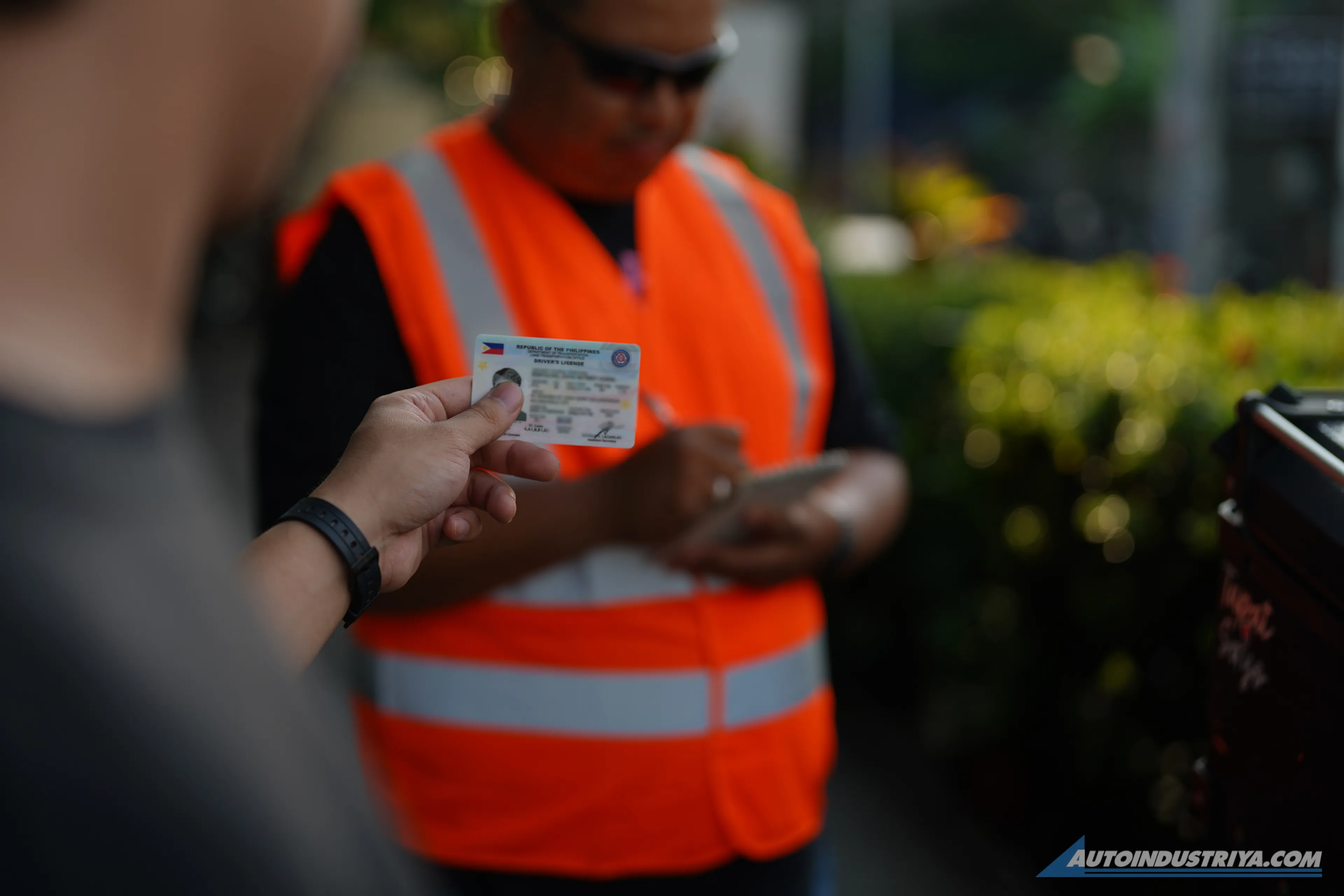 Bacoor LGU says it can confiscate driver’s licenses; LTO and DILG disagree