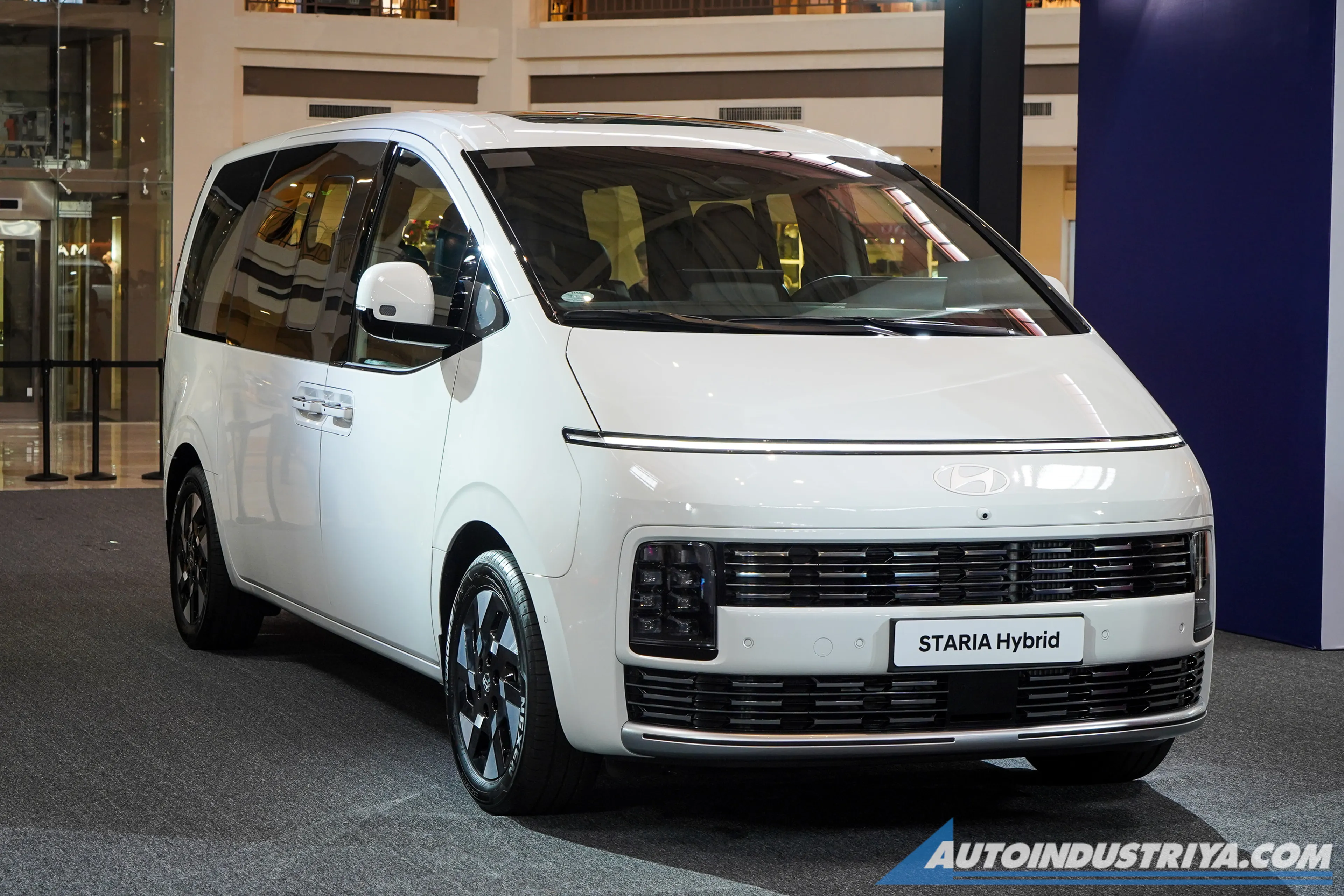 2026 Hyundai Staria Hybrid gets 1.6L turbo HEV; starts at PHP 1.999M