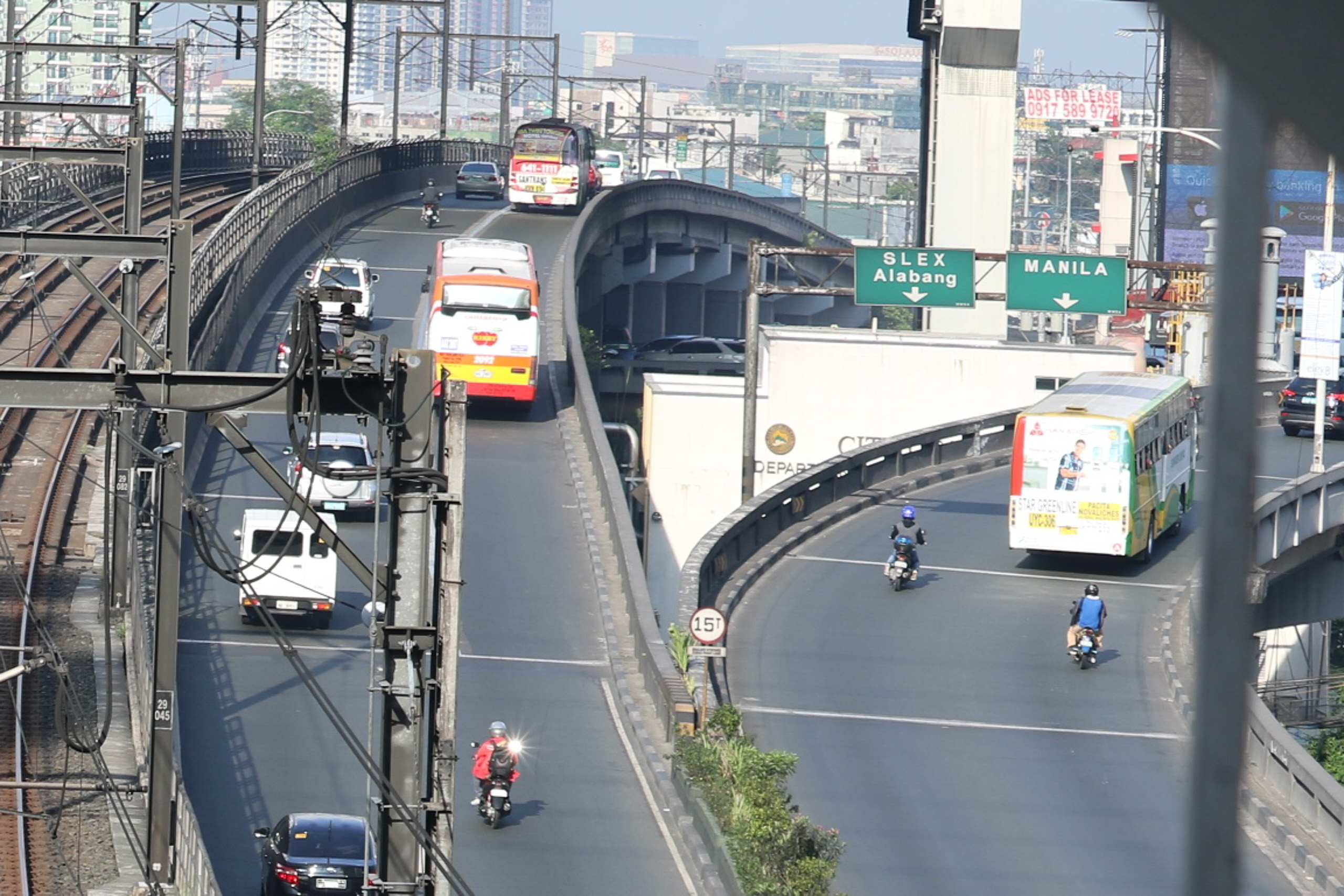 Stuck on EDSA? Magallanes Flyover repairs begin tonight, says DPWH