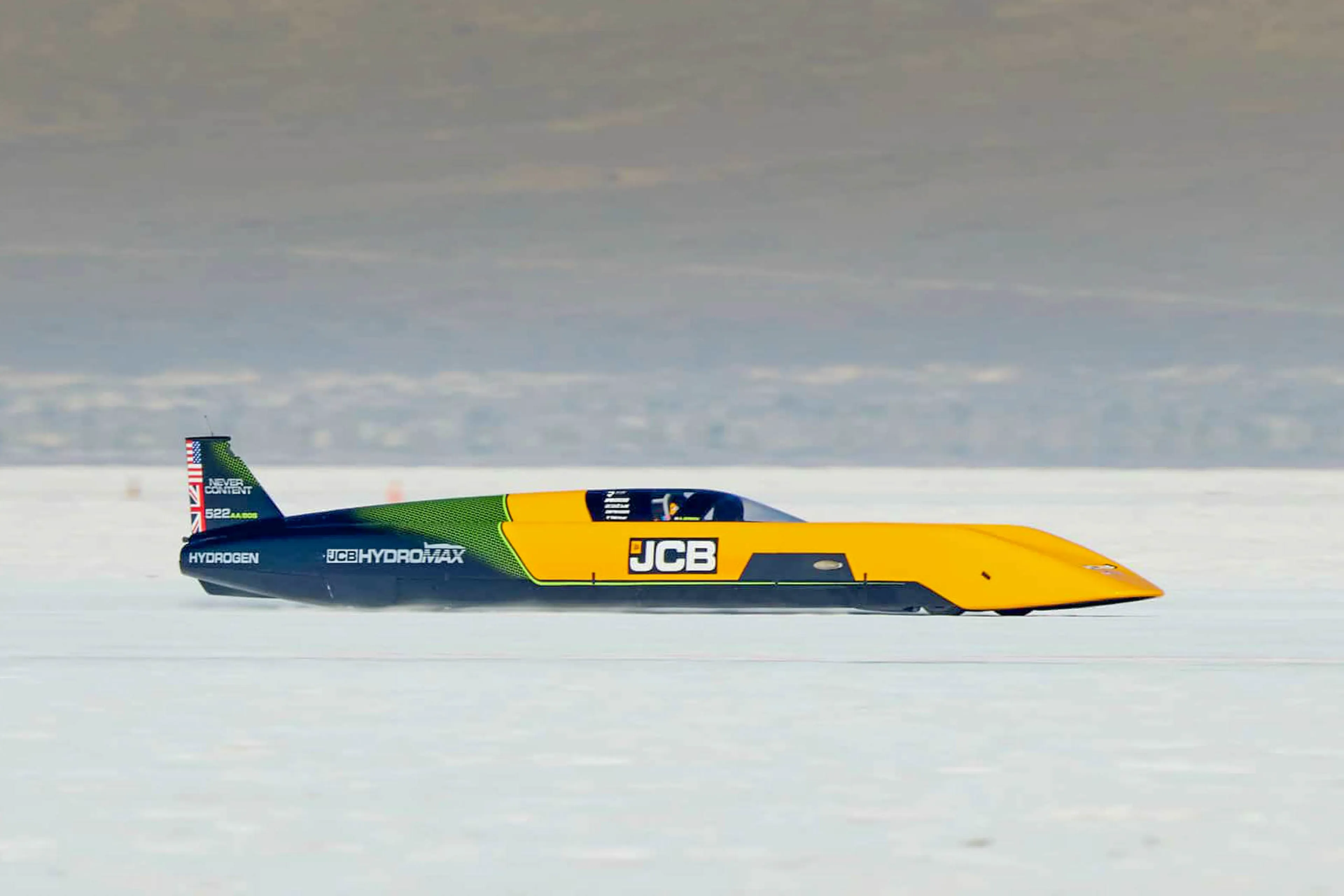 JCB Hydromax sets Hydrogen Land Speed Record at 653.90 km/h 
