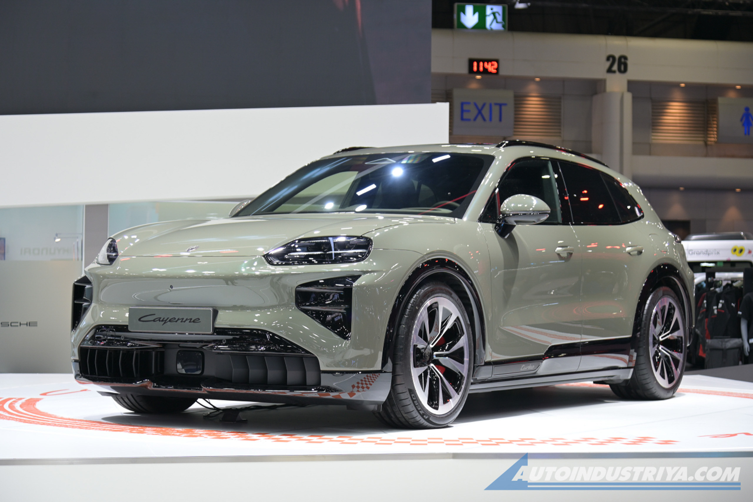 Porsche Cayenne Electric receives EV recognition from DOE