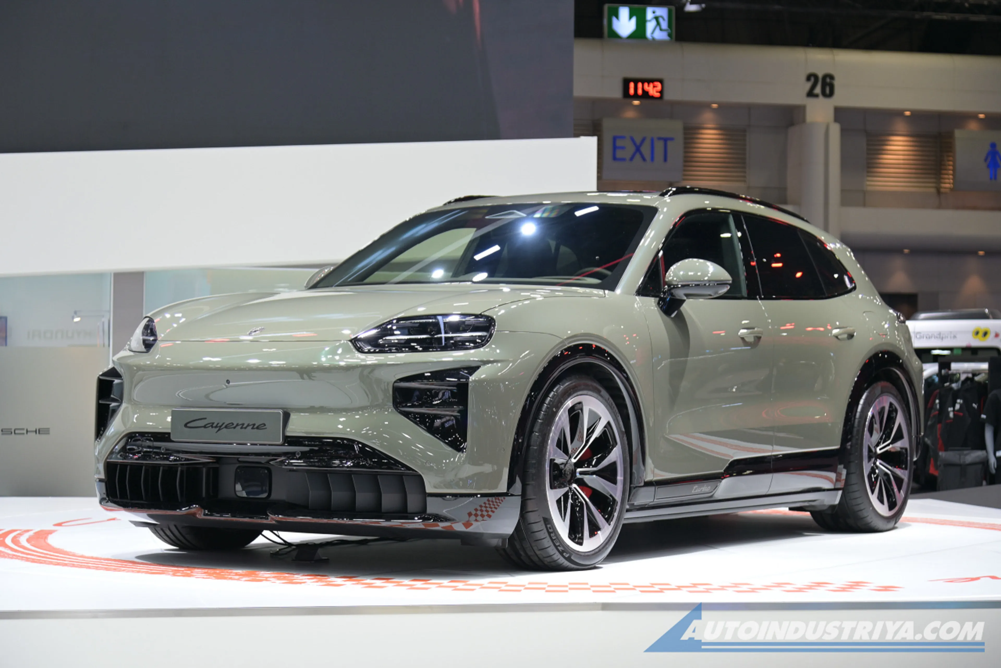 Porsche Cayenne Electric receives EV recognition from DOE