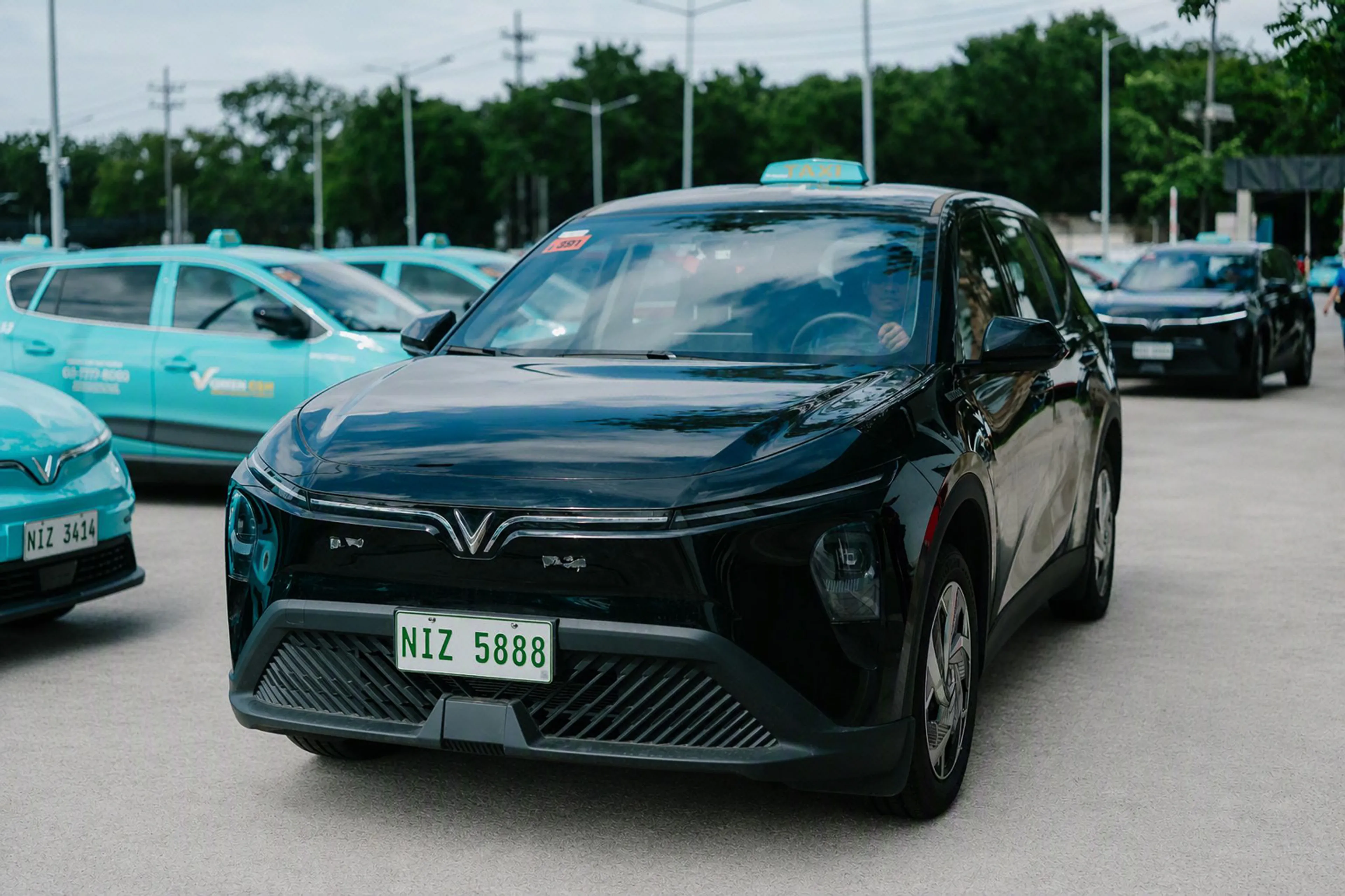 Green GSM launches Limo Green Premium Taxi service in PH