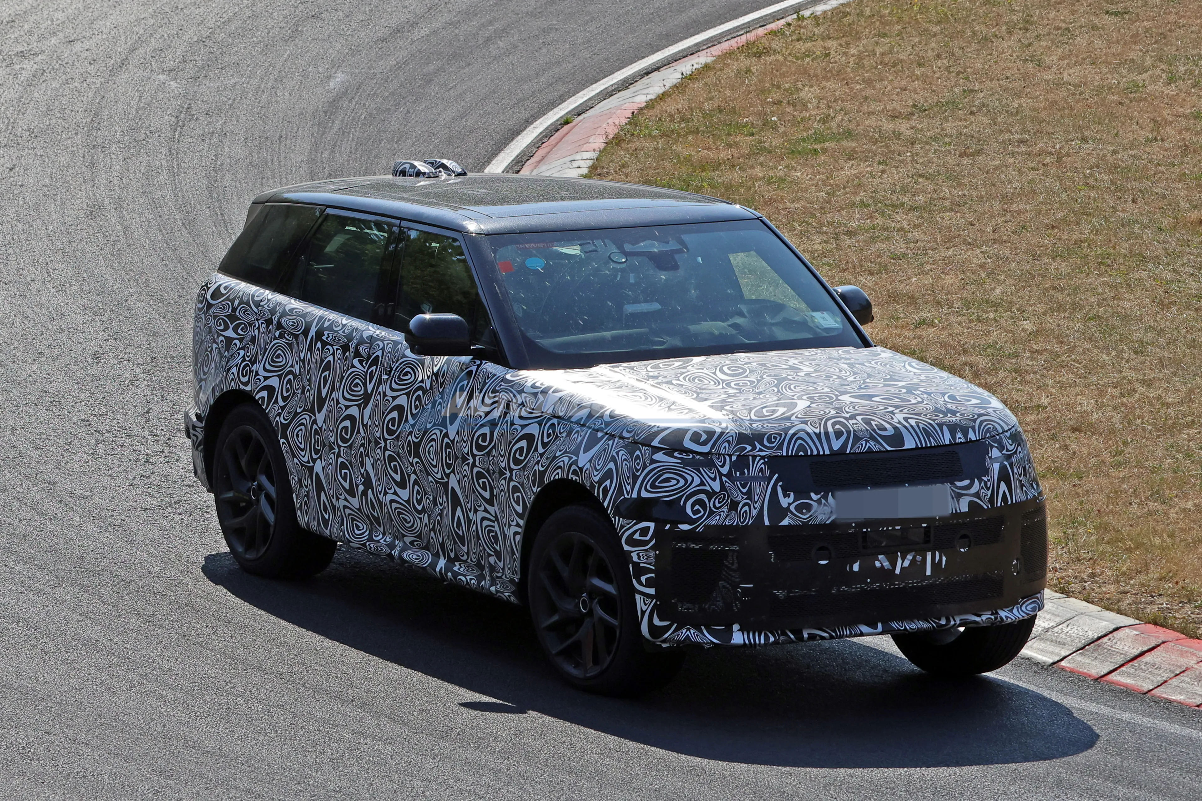 SPIED: Refreshed Range Rover Sport spotted at the Nurburgring