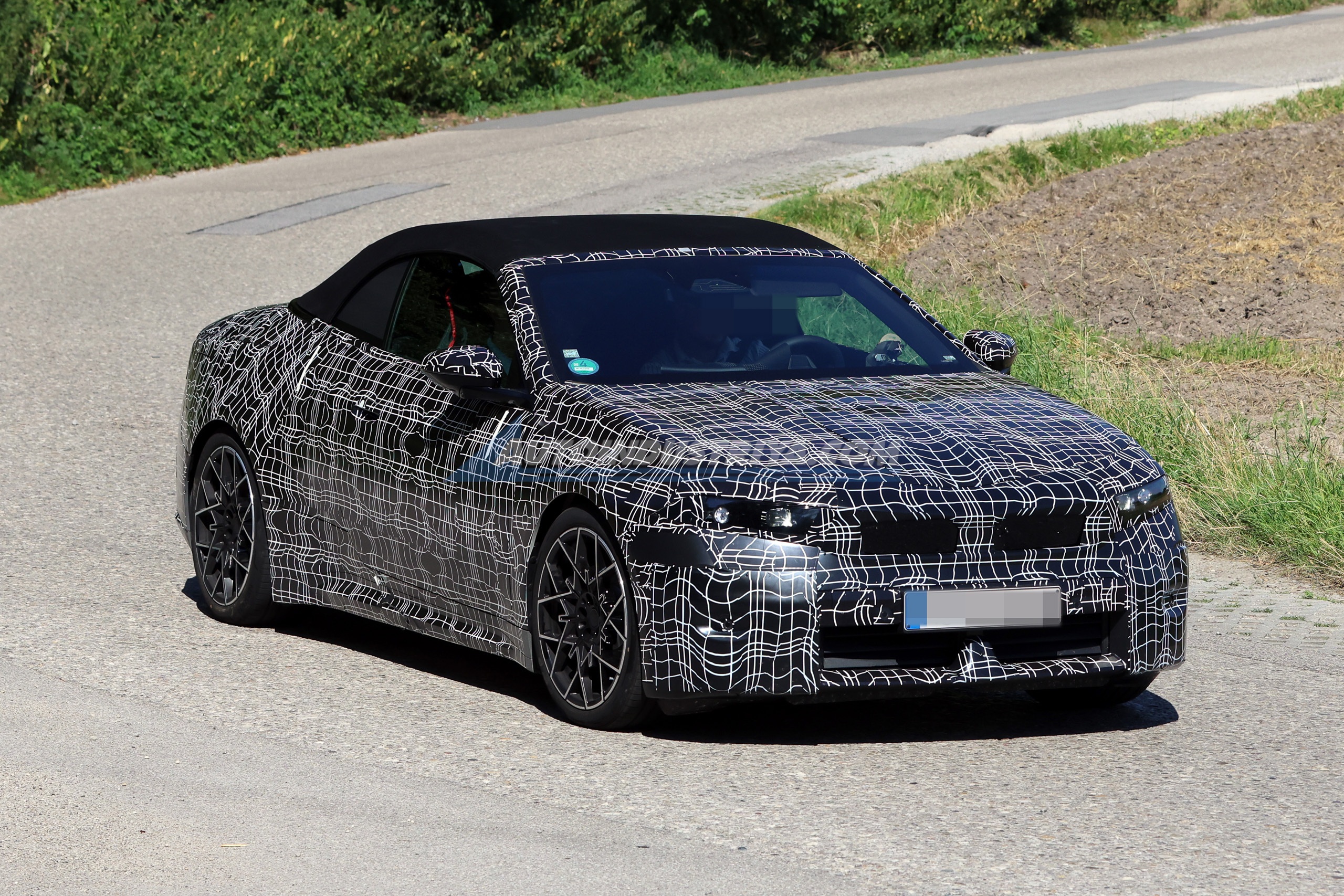 SPIED: BMW i4 Convertible seen for the first time