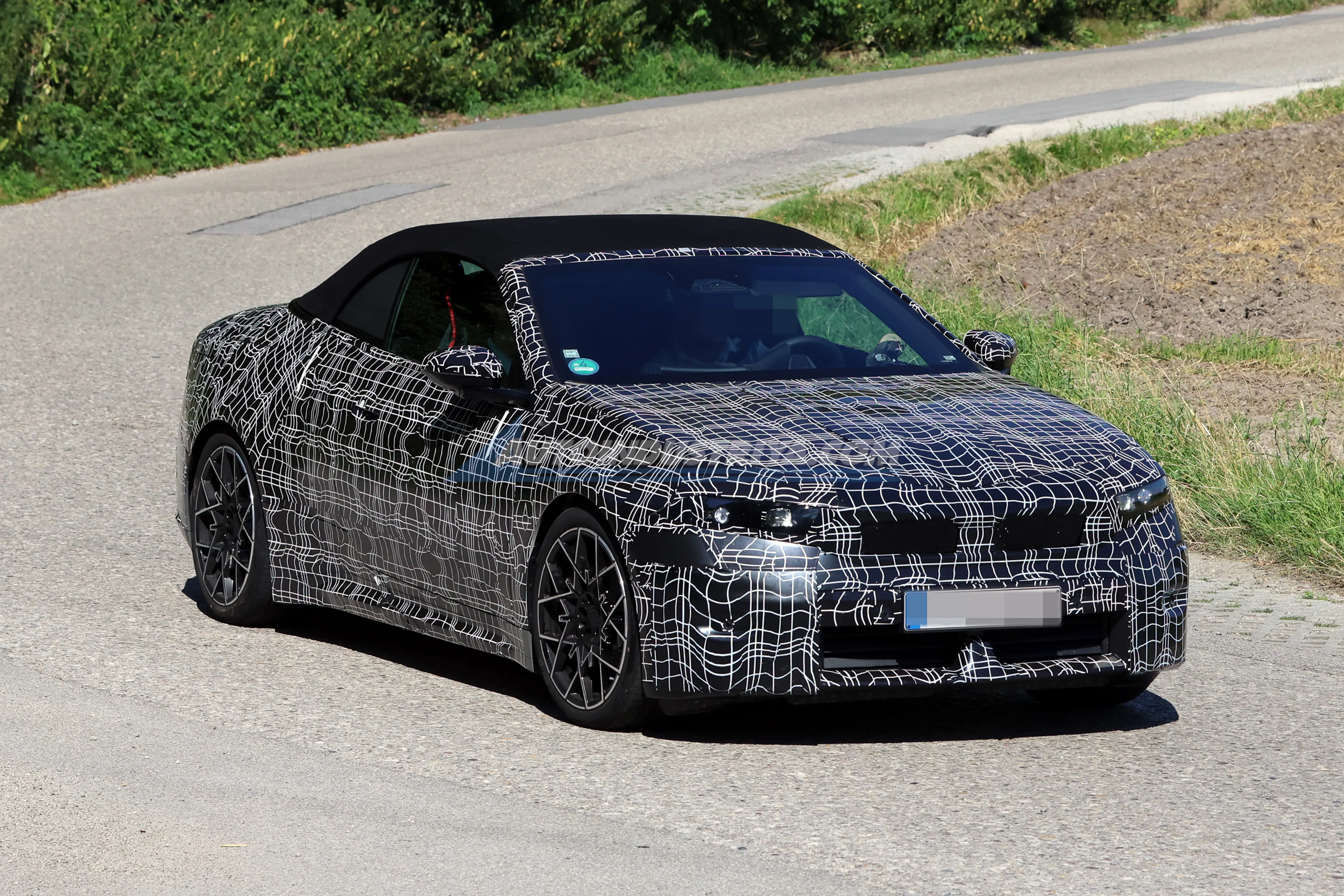 SPIED: BMW i4 Convertible seen for the first time