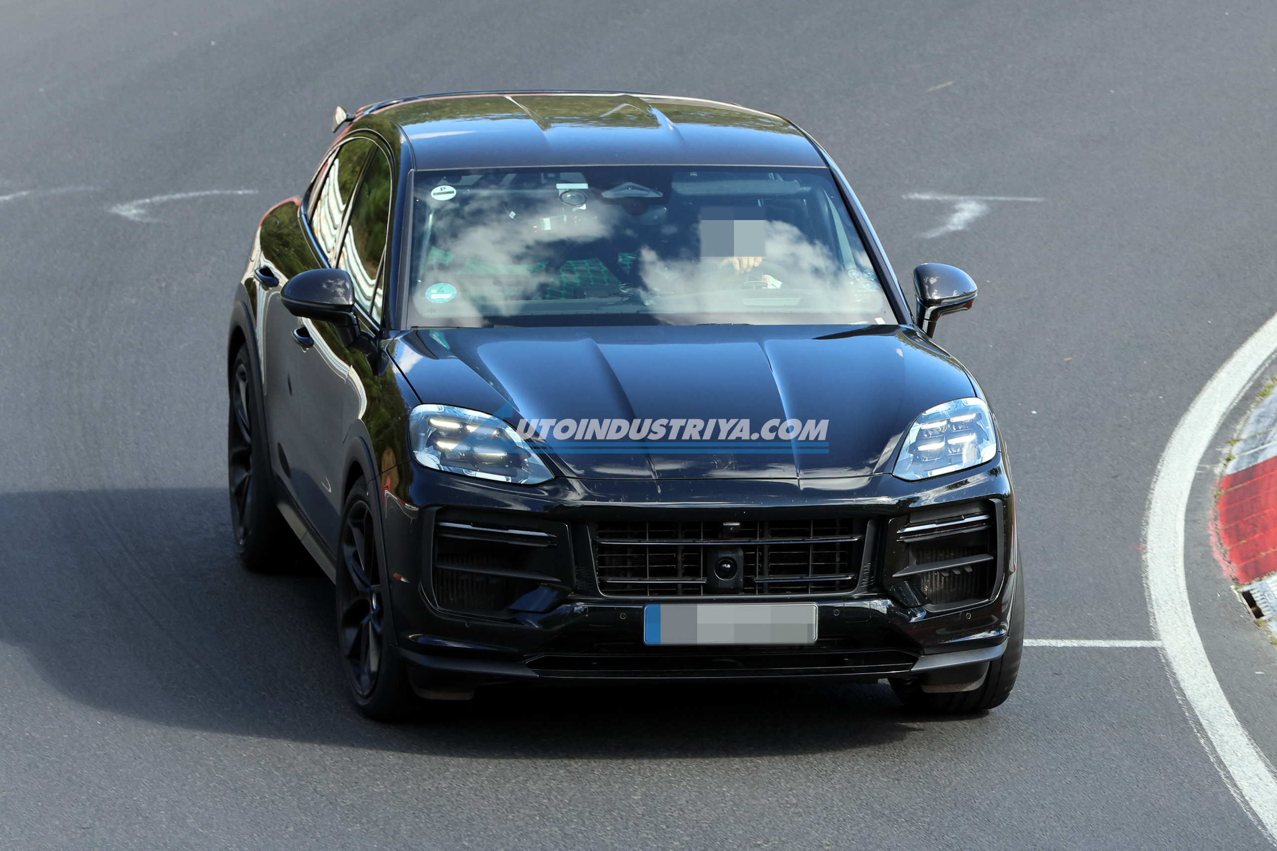 No camouflage Porsche Cayenne Turbo GT Weissach spied on the Nürburgring