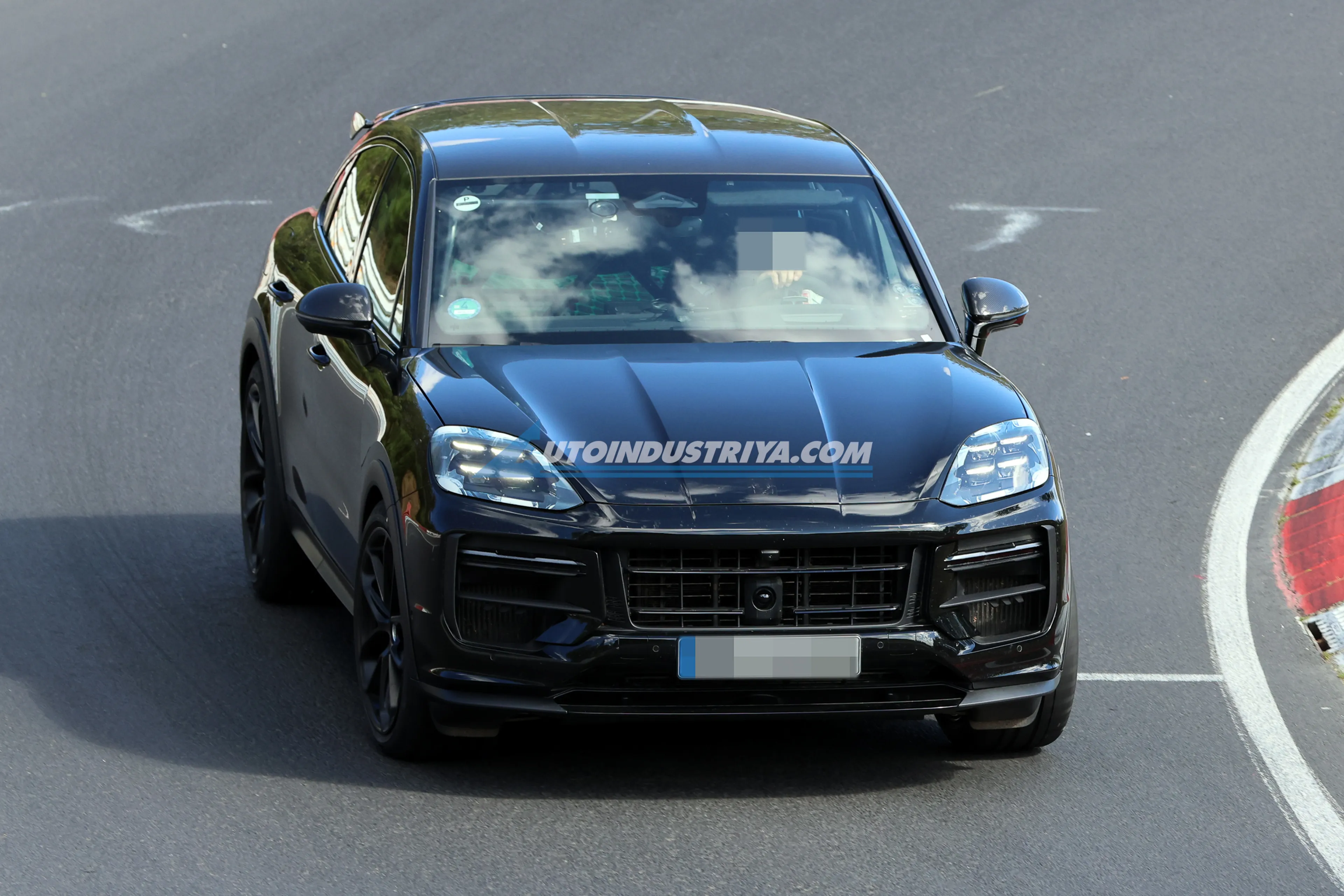 No camouflage Porsche Cayenne Turbo GT Weissach spied on the Nürburgring