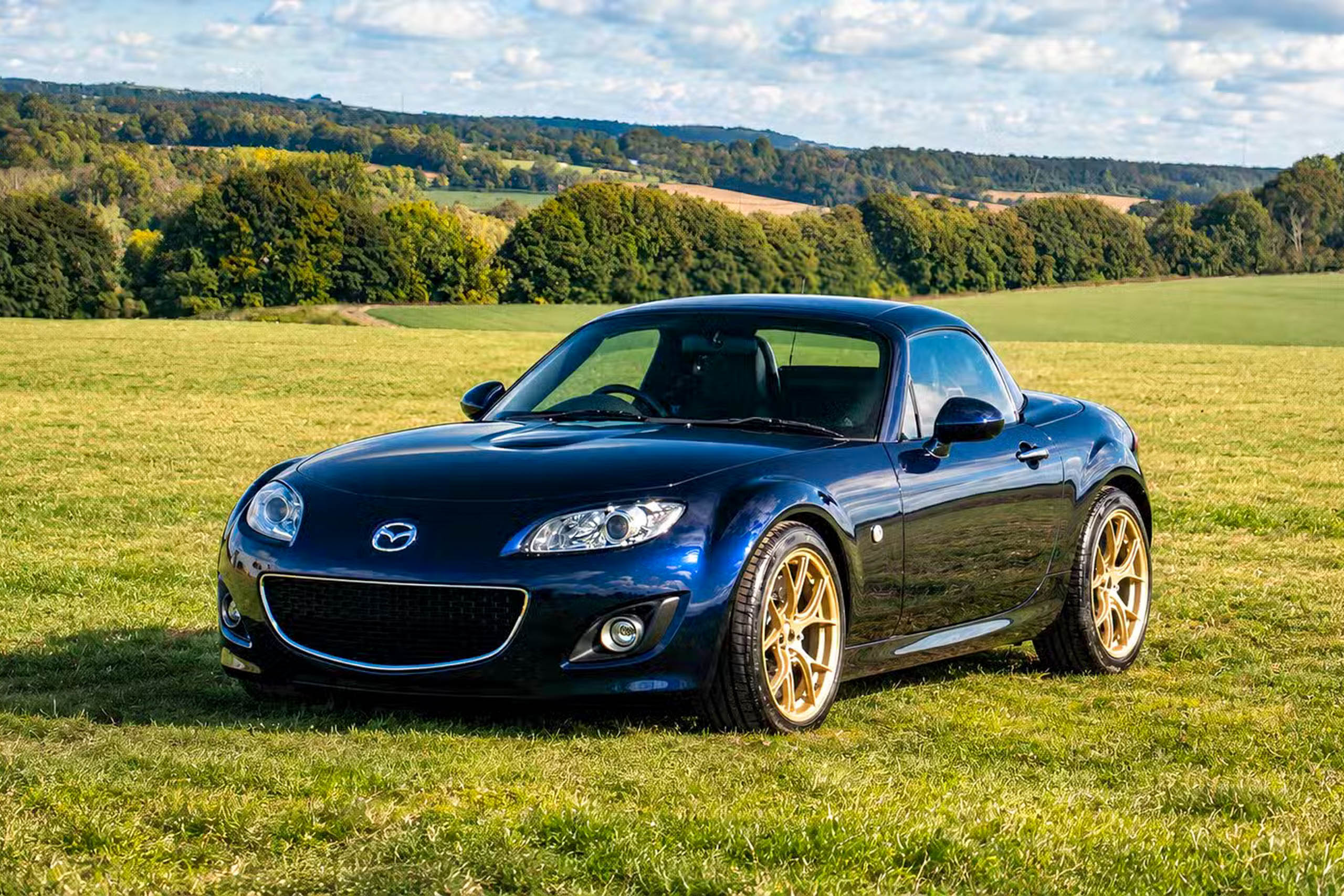 Rocketeer puts a 300 PS Jaguar V6 in Mazda MX-5