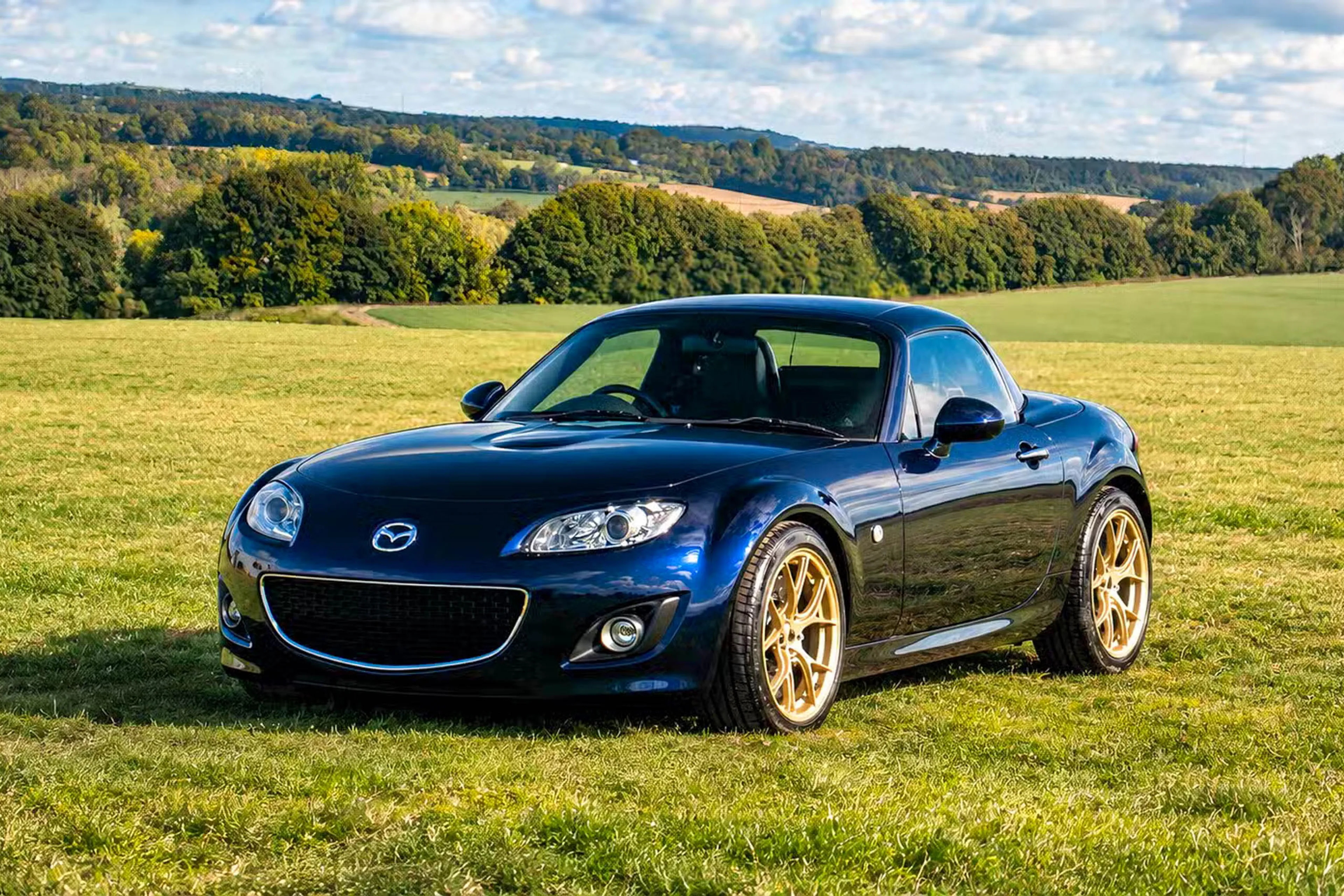 Rocketeer puts a 300 PS Jaguar V6 in Mazda MX-5