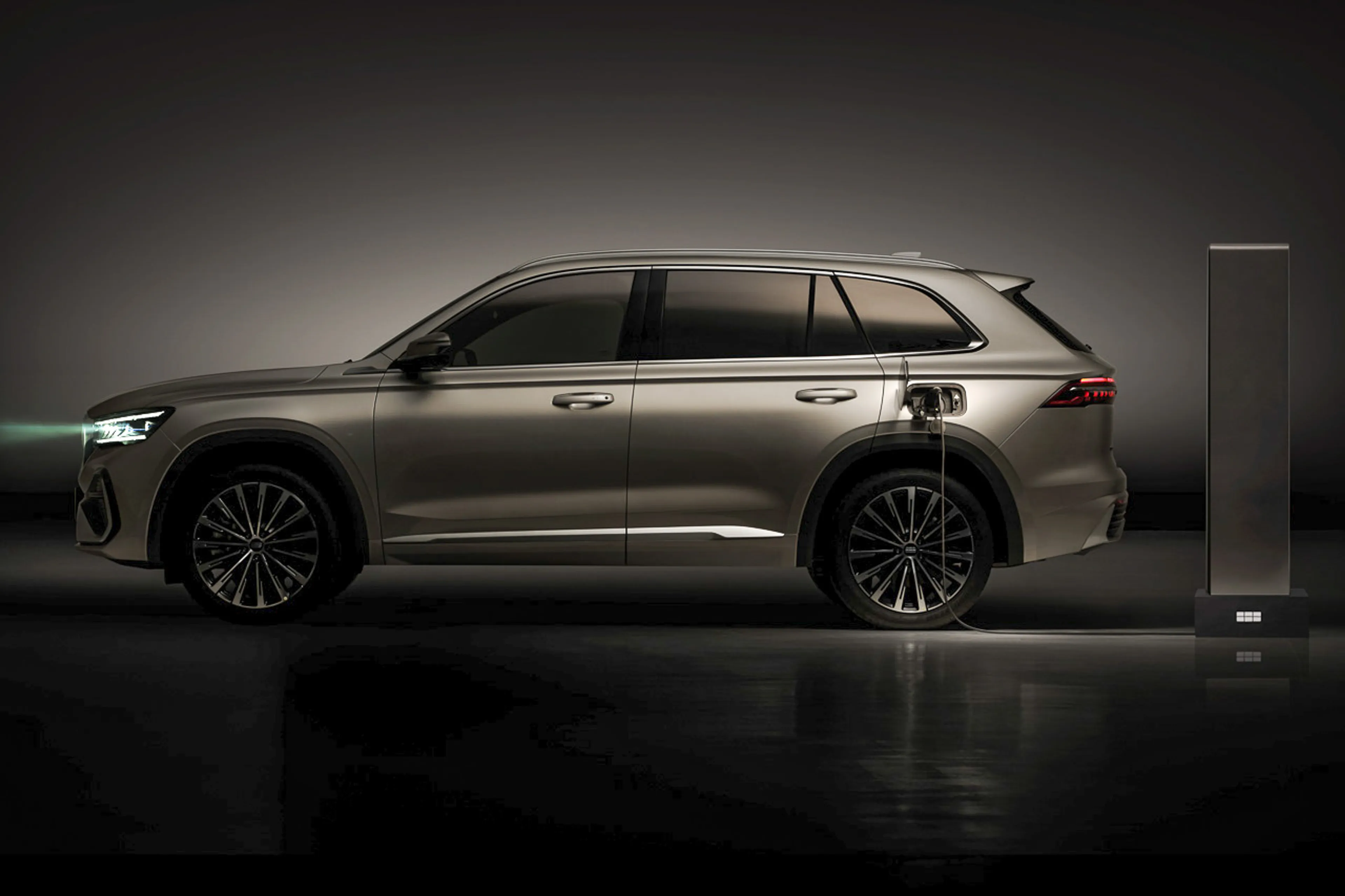 Geely Monjaro EM-i PHEV gets LTO approval