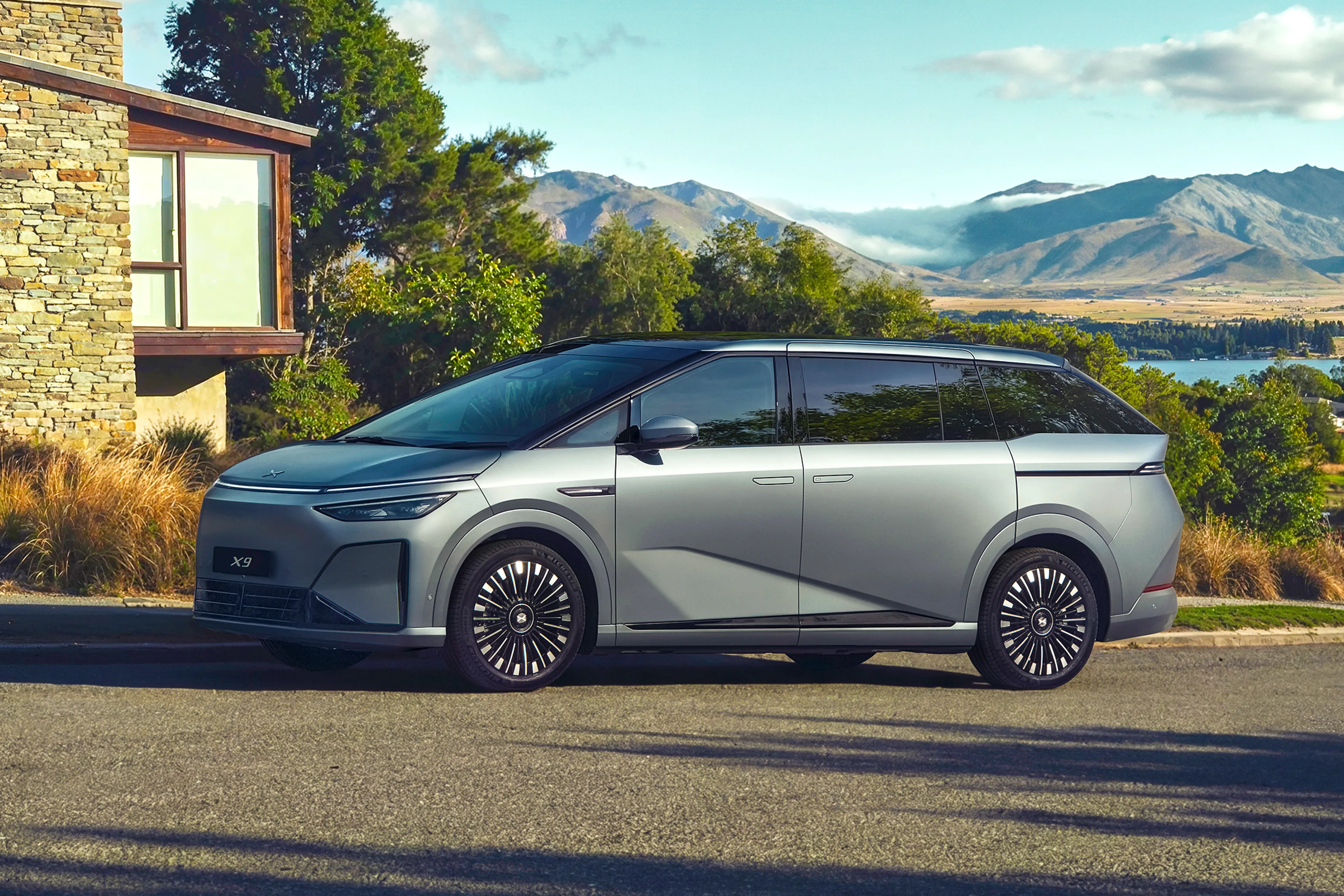 XPeng PH opens reservations, reveals specs of X9 EV MPV