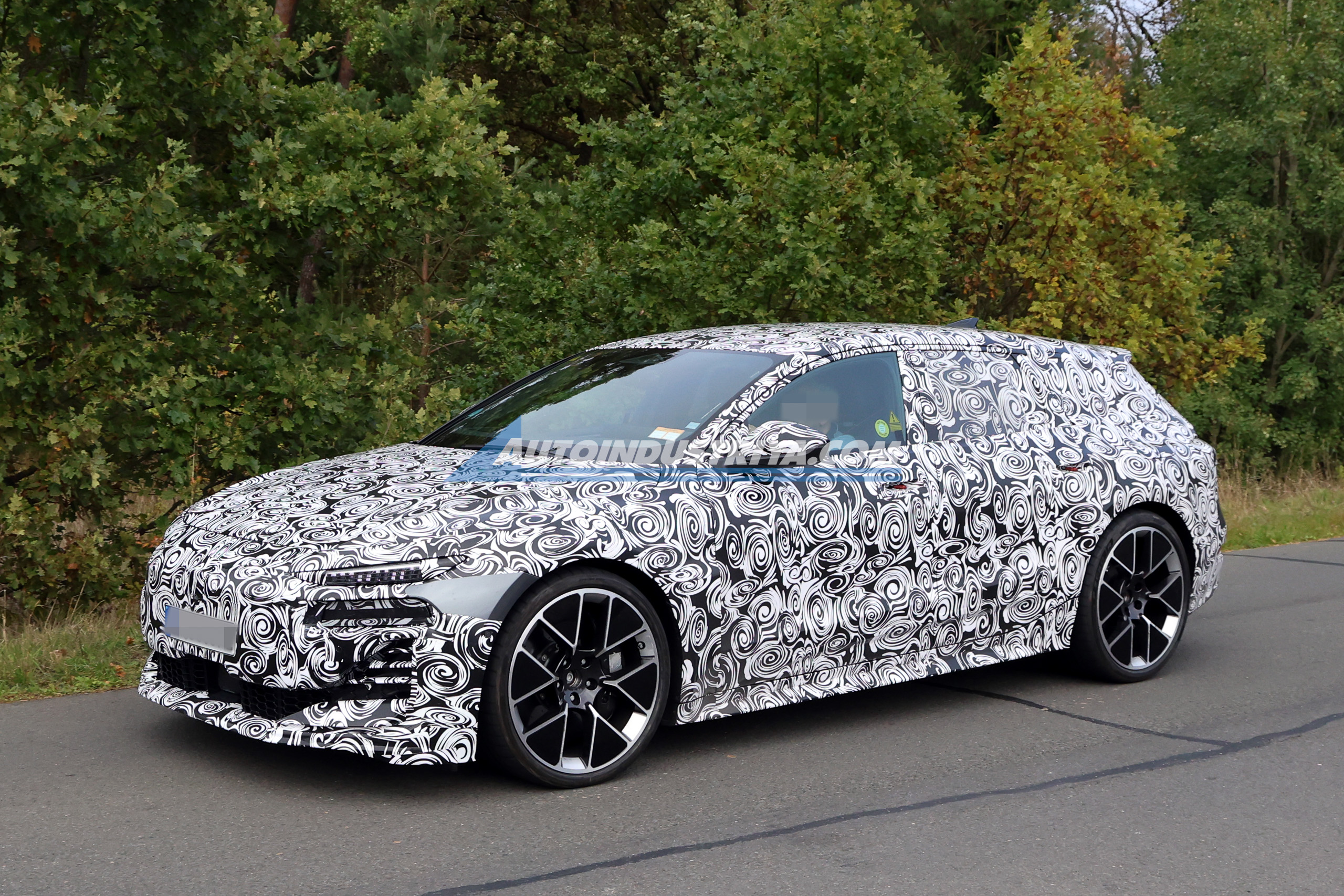 Mysterious hot Audi A6 e-tron sparks RS6 or S6 Performance speculation