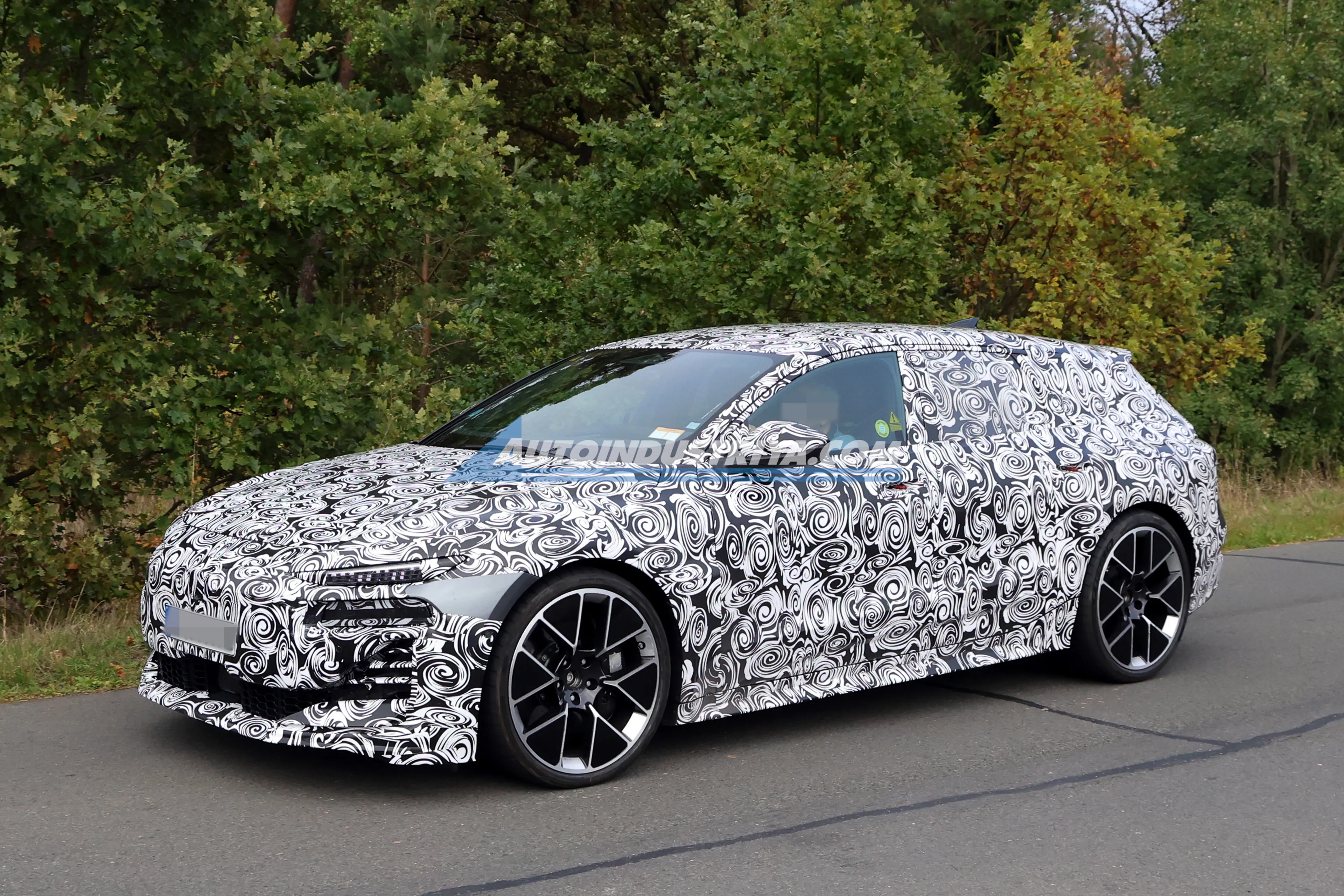 Mysterious hot Audi A6 e-tron sparks RS6 or S6 Performance speculation