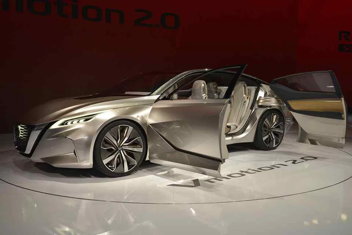 Here's your first look at the sharper-looking Nissan Altima ...