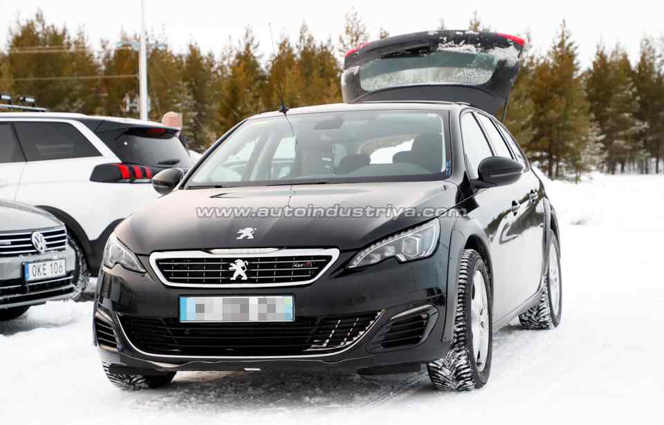 Spied: 2018 Peugeot 508 spotted in test mule guise