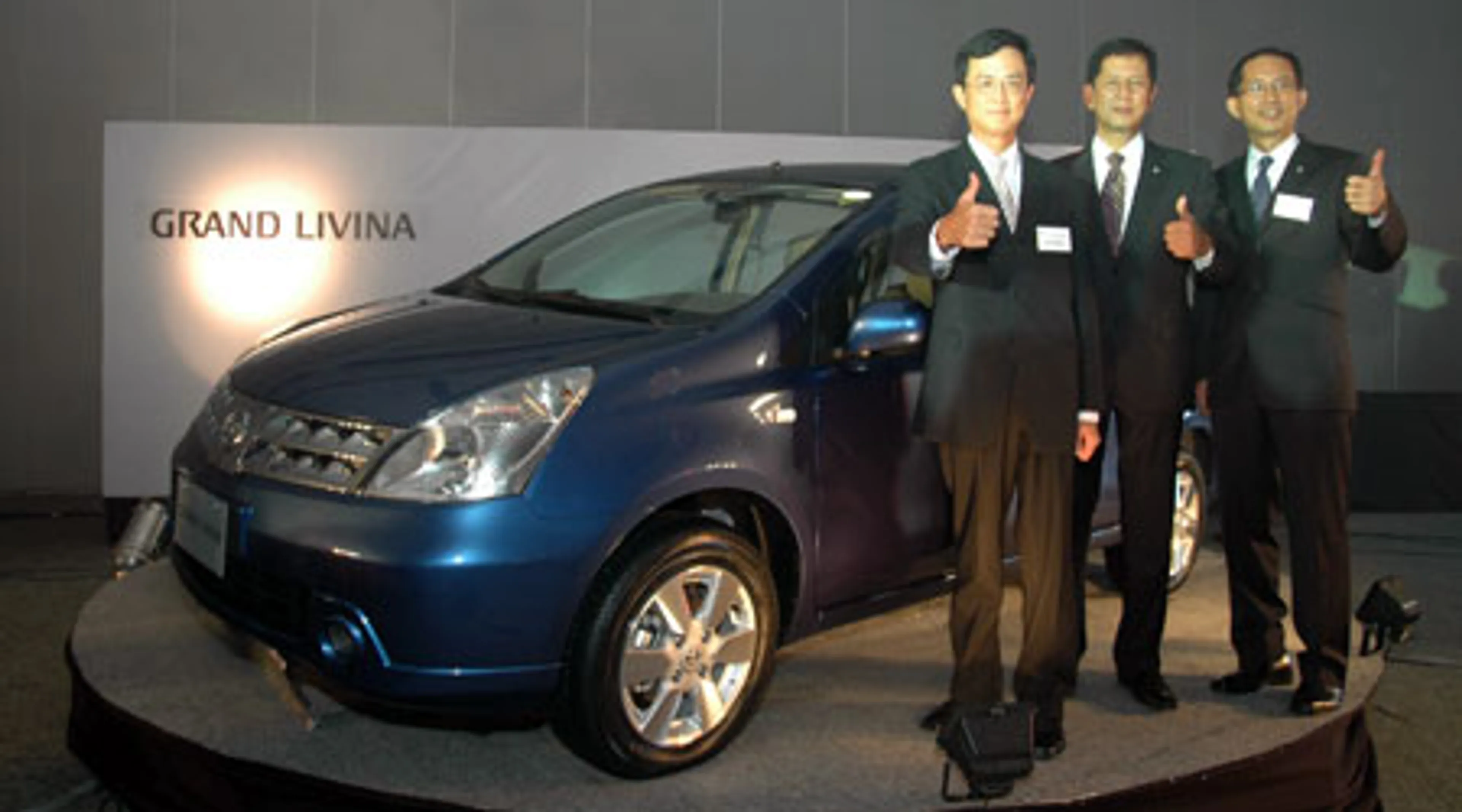 Nissan Reveals MPV Arsenal