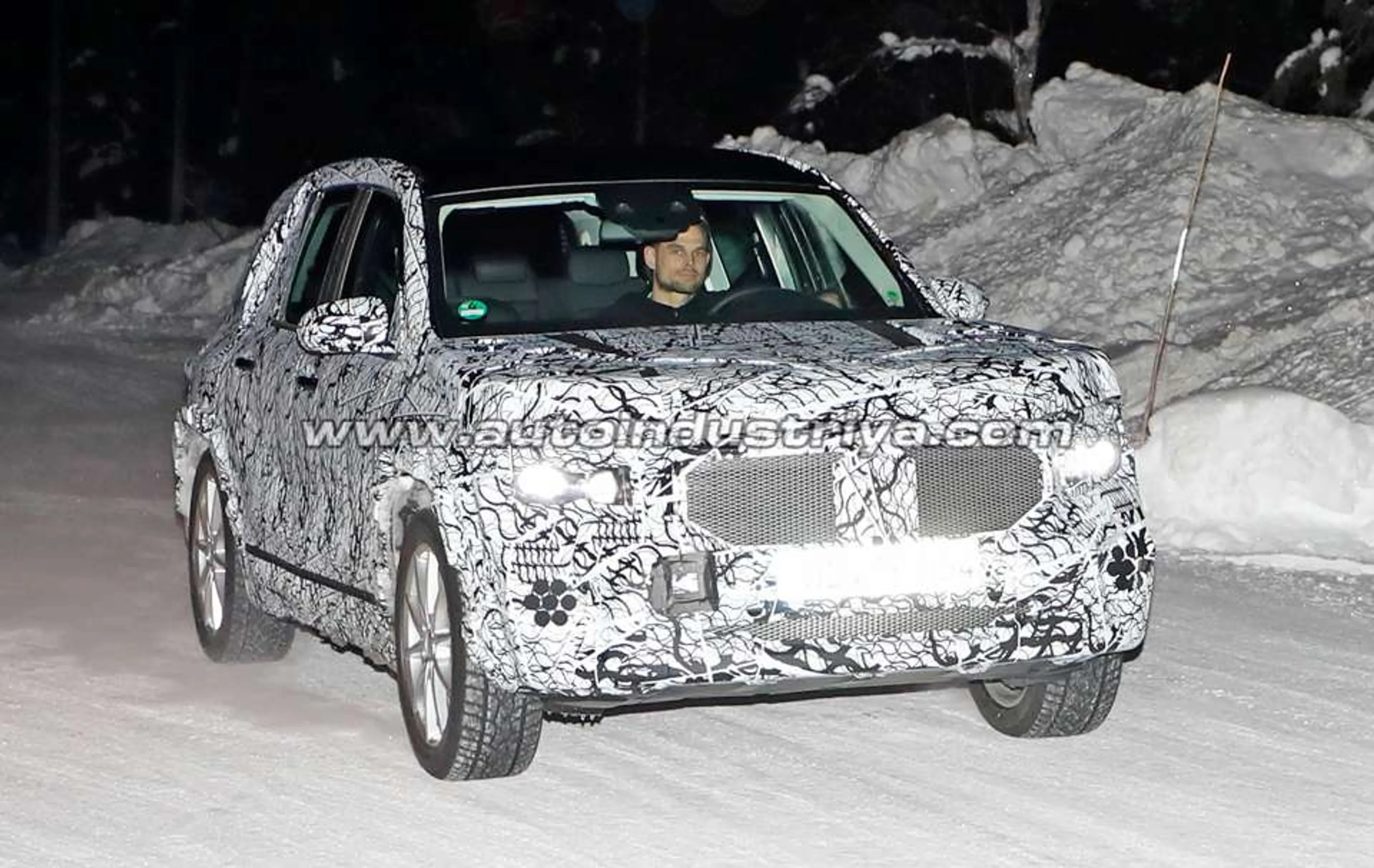Spied: Mercedes-Benz GLB plays in the snow