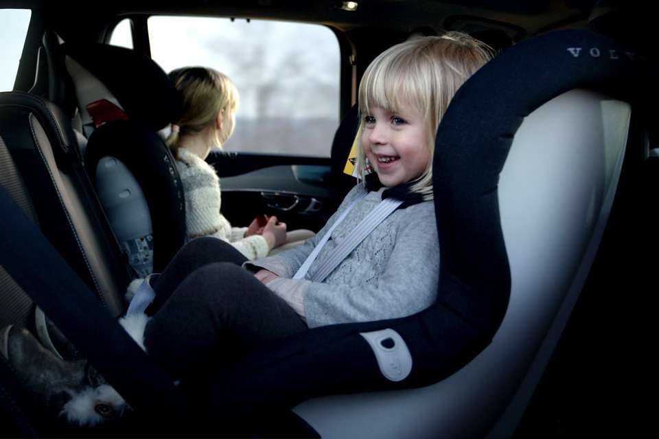 Congress unanimously votes to require child seats in vehicles