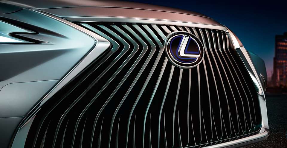 2018 Lexus ES will come with a new take on the 'spindle grill'