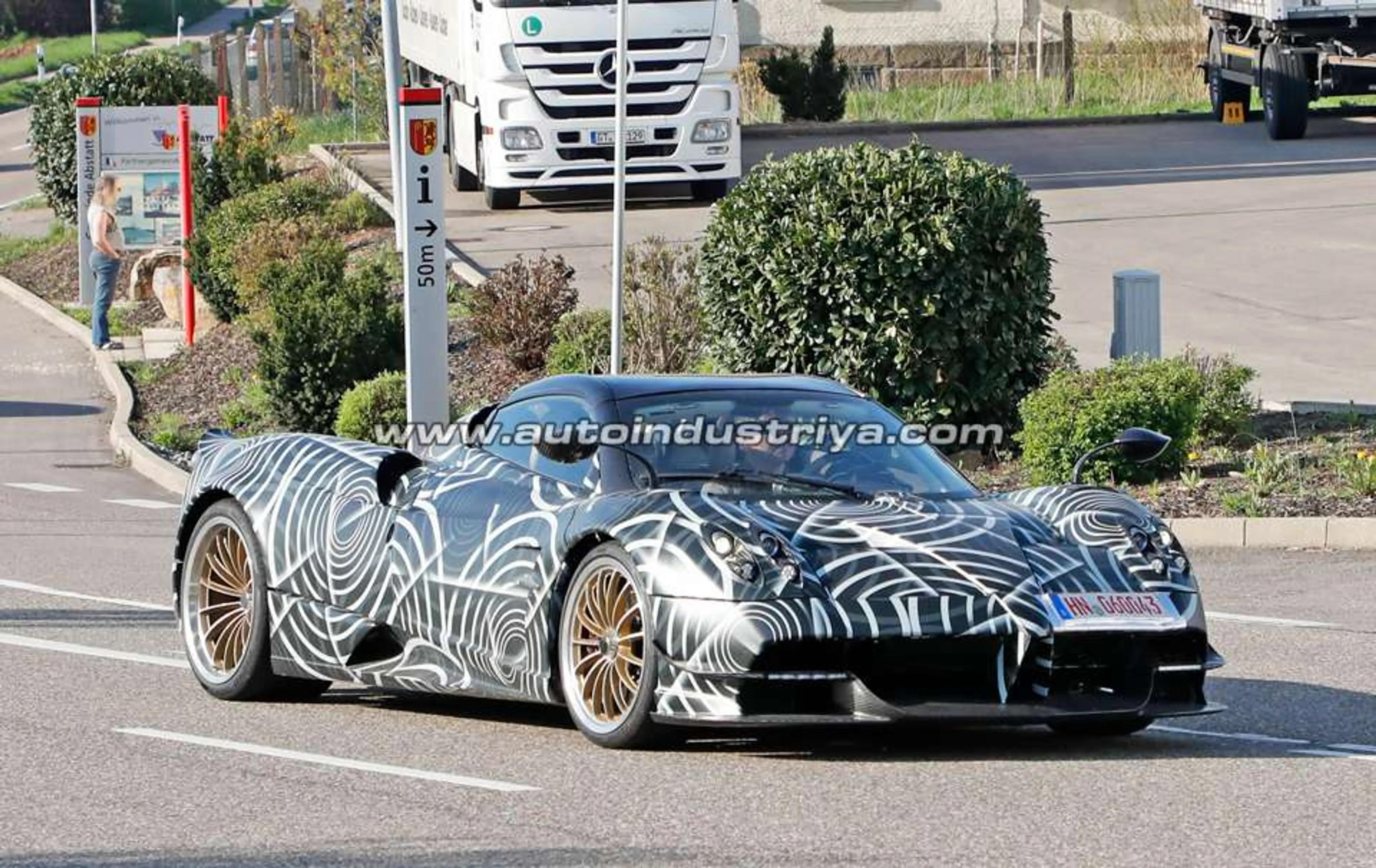 Pagani testing Huayra Roadster named for famed Ferrari collector