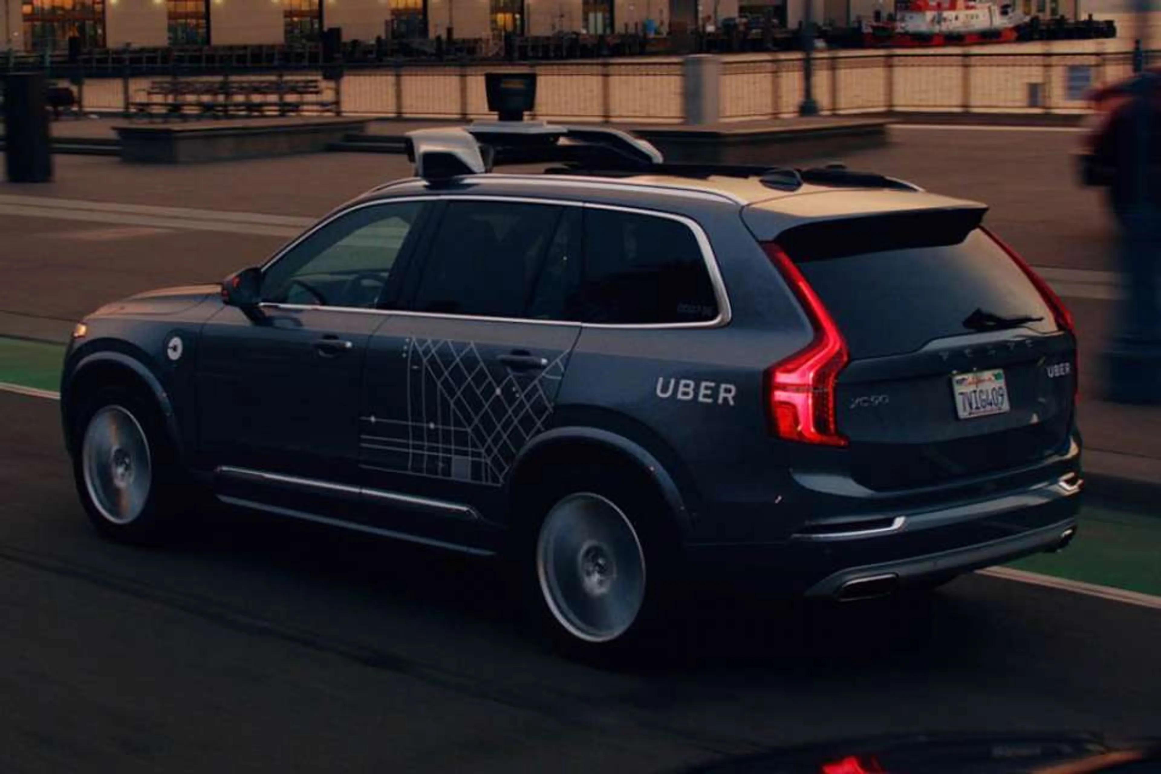 Uber to continue autonomous driving program despite Arizona incident
