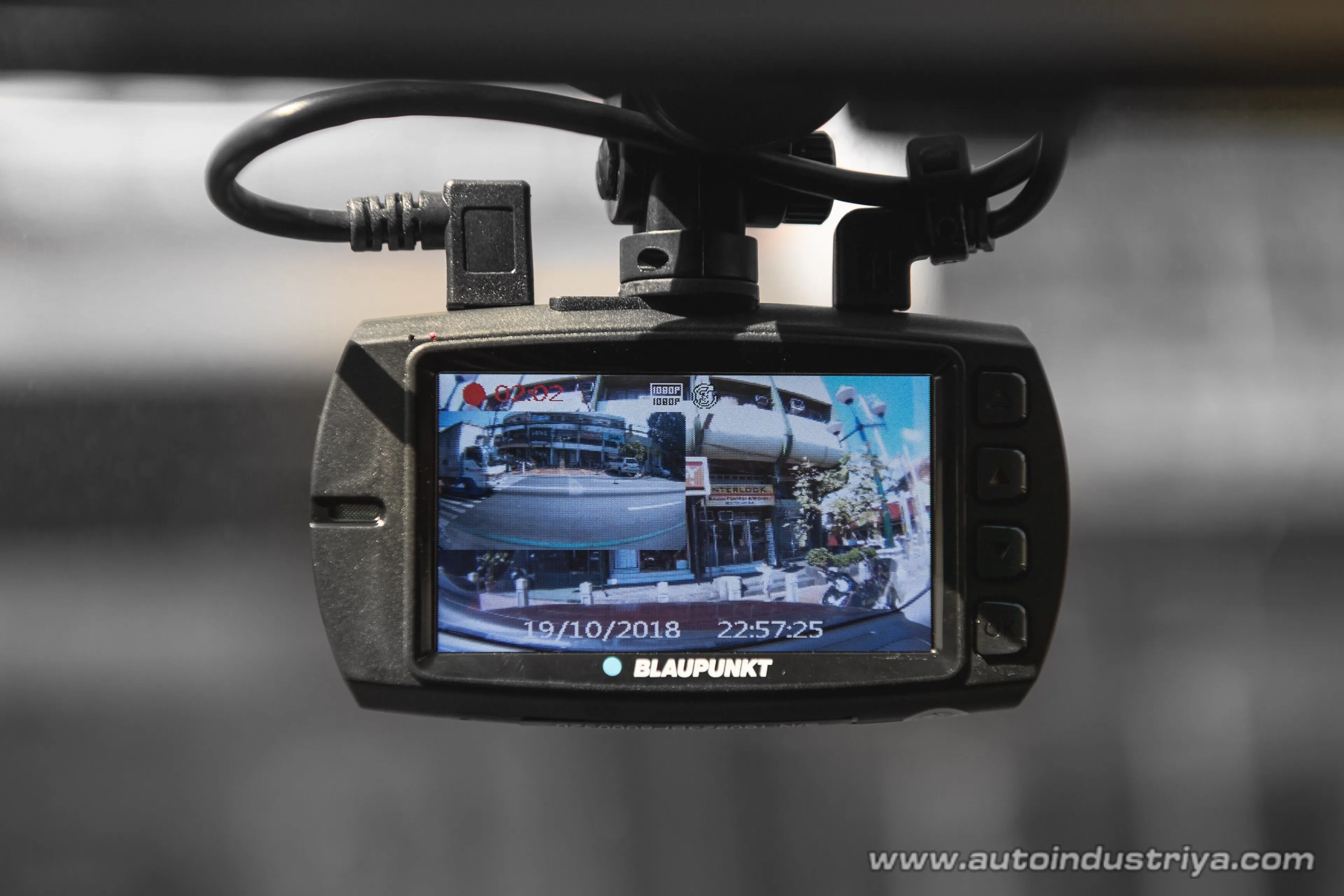 Blaupunkt now has a dashcam that does it all