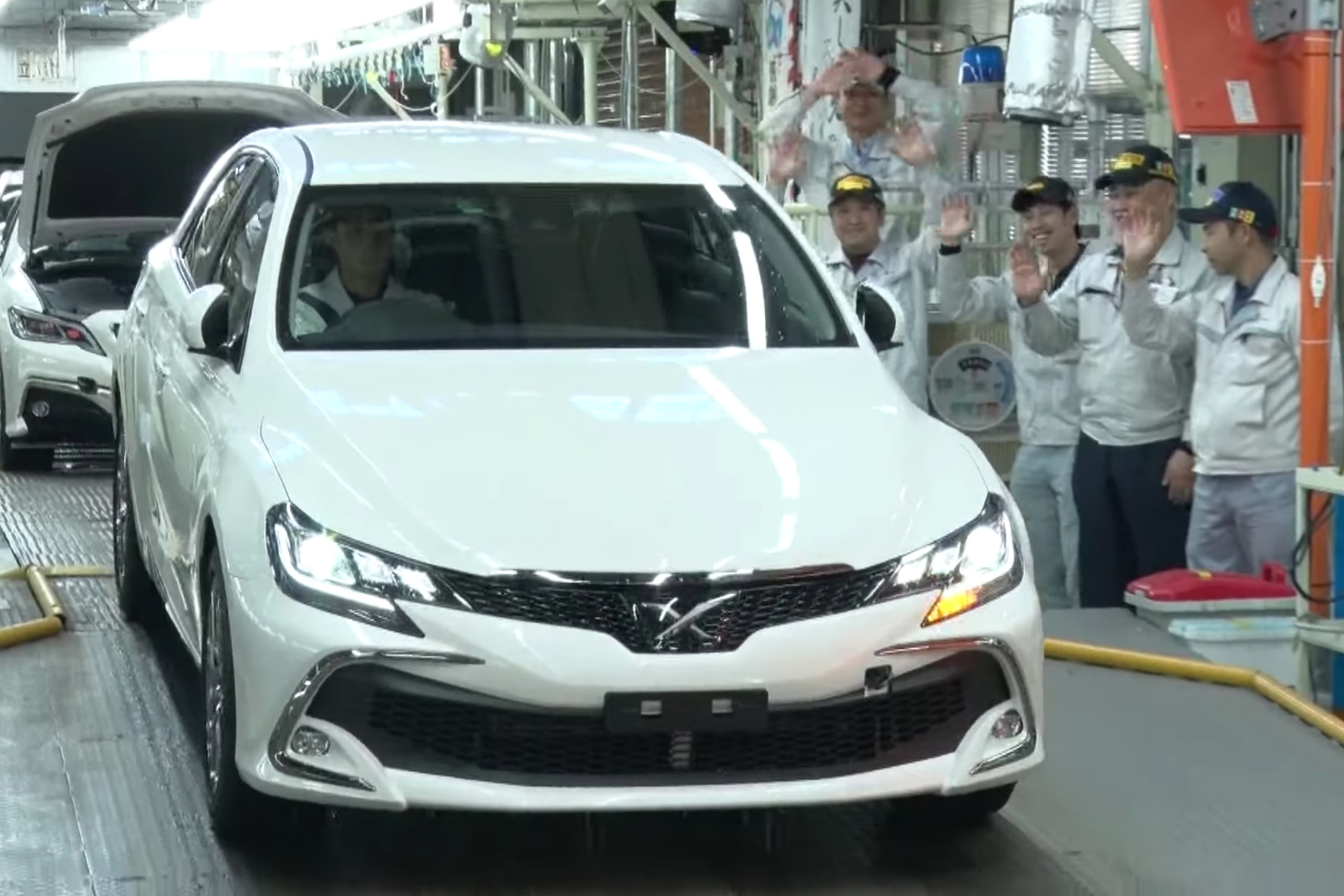 Toyota says goodbye to the Mark X | AutoIndustriya
