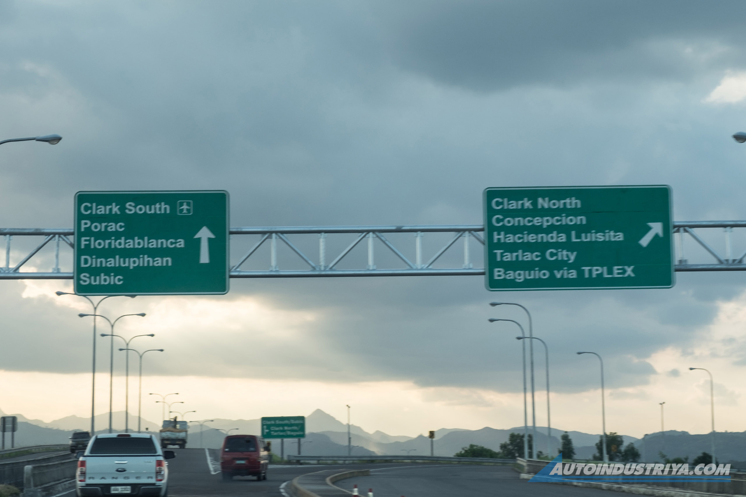Nlex Distance Sign NLEX-SCTEX to get bigger signs and brighter lights | AutoIndustriya