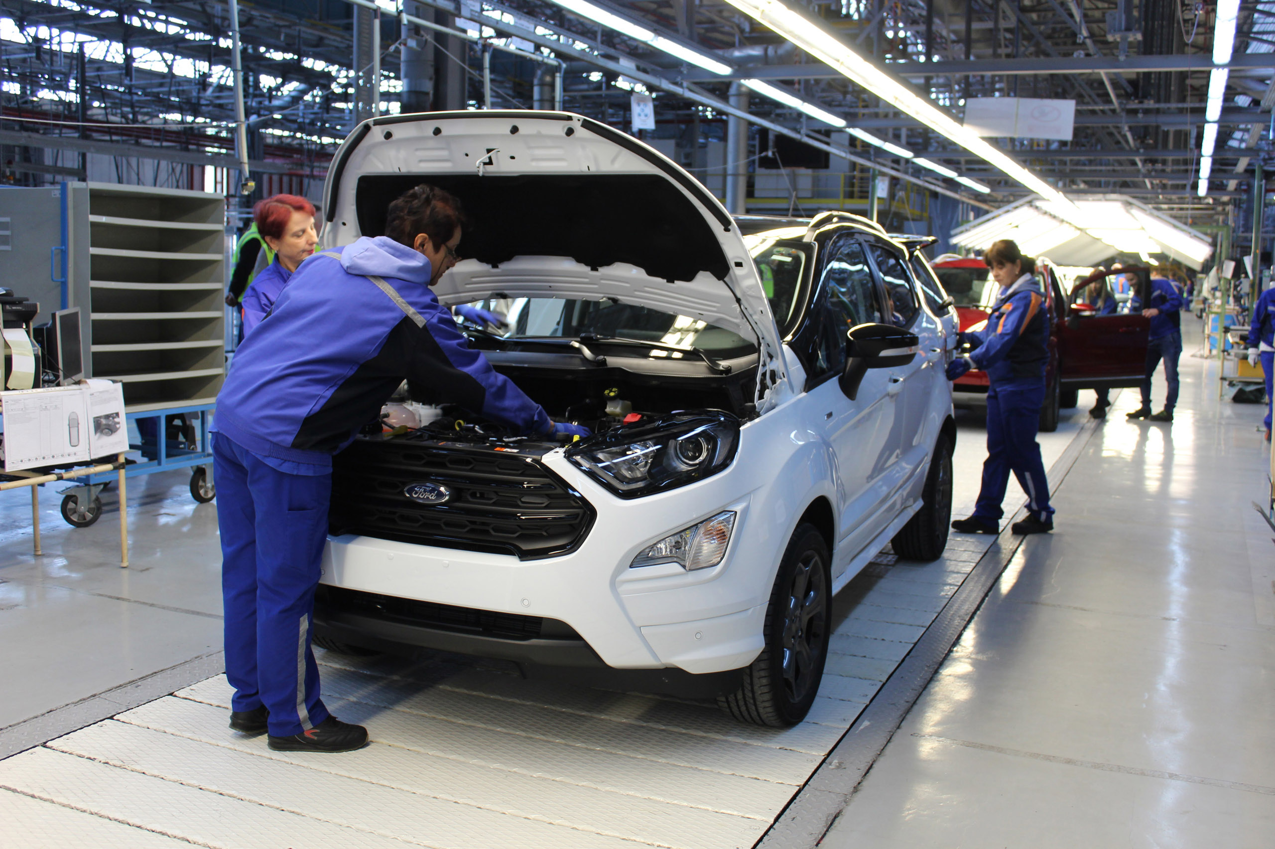 Ford suspends production at European plants indefinitely