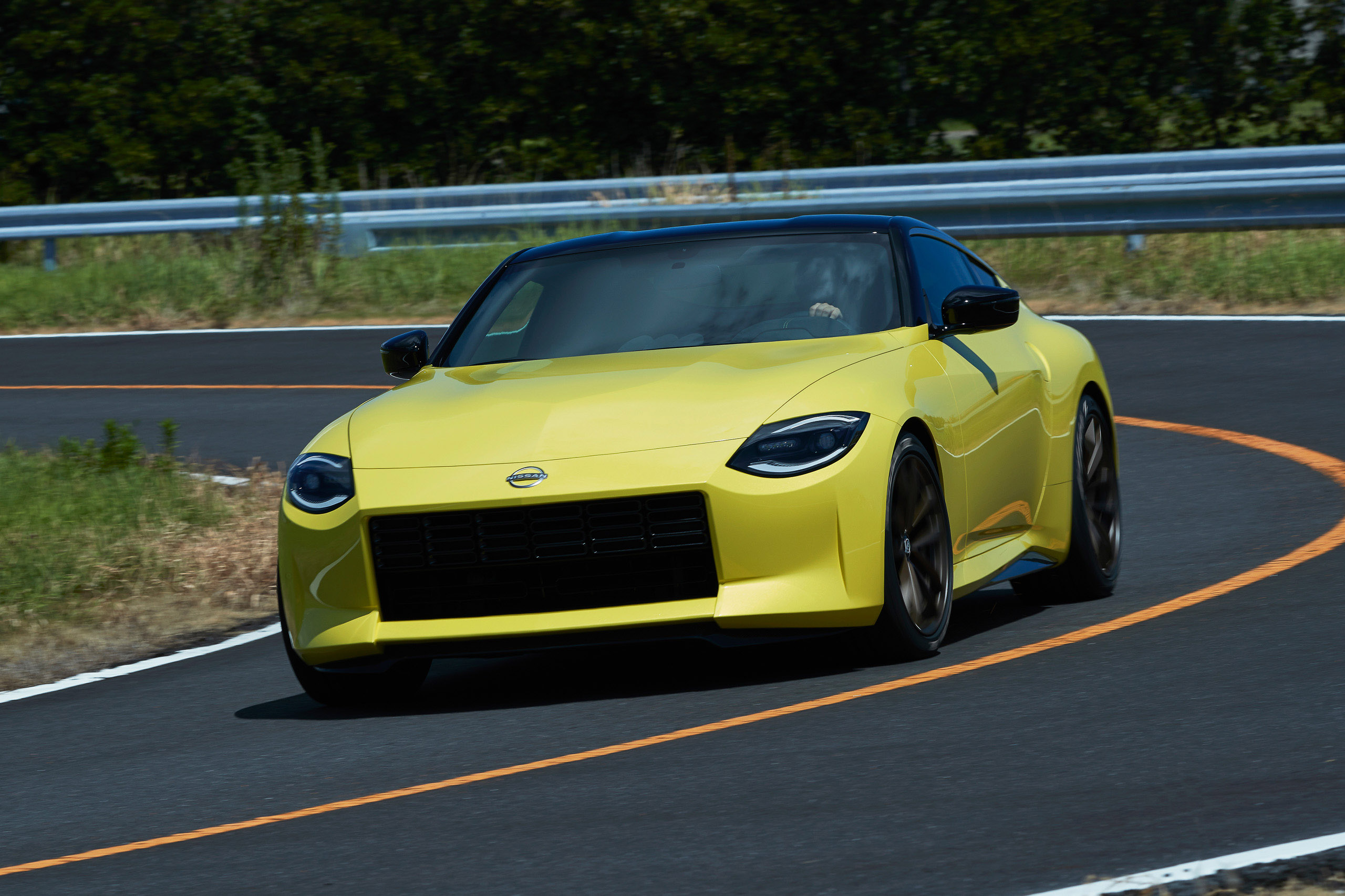 Nissan reveals retro Z Proto with twin turbo V6