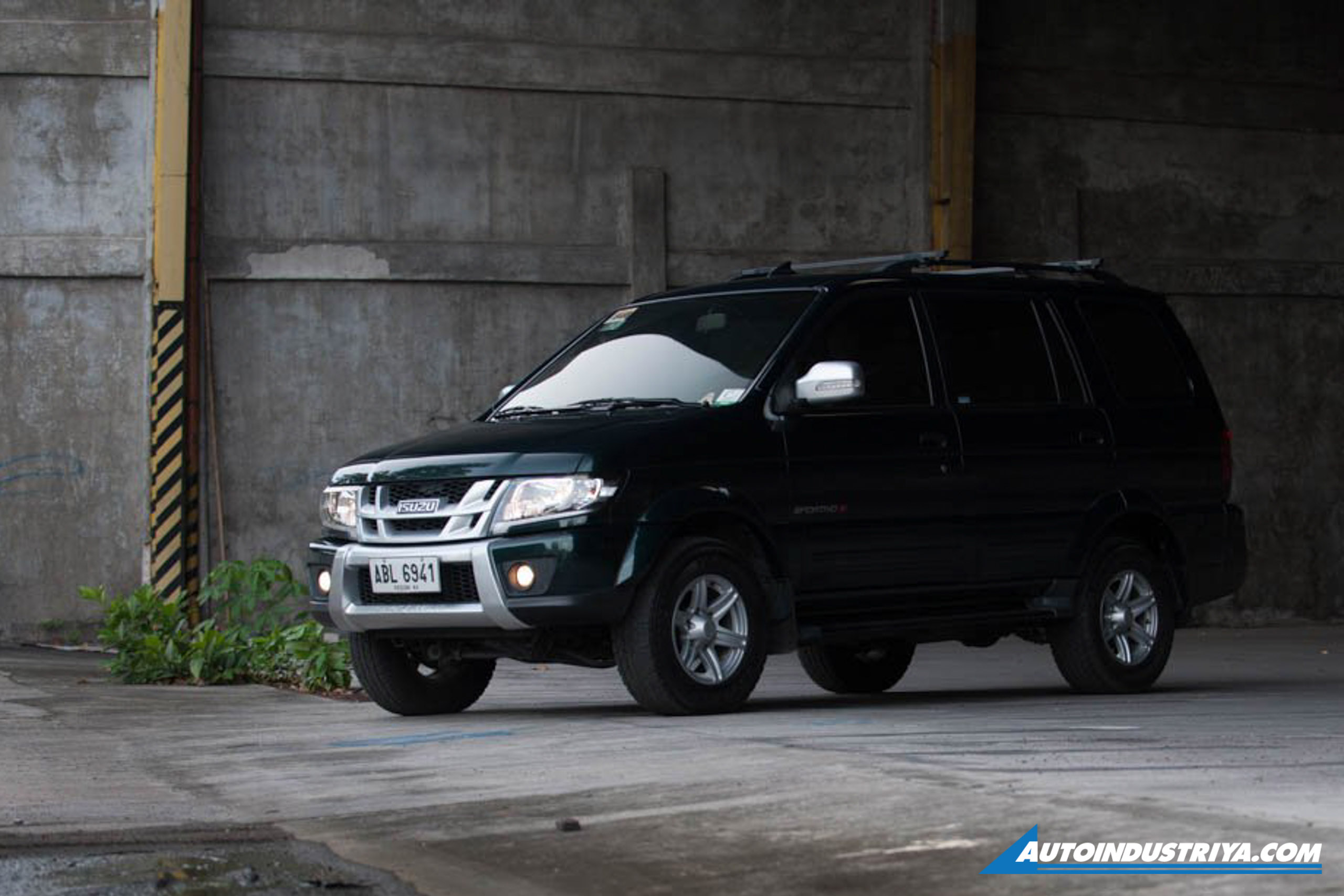 Final Isuzu Crosswind has rolled off the assembly line | AutoIndustriya