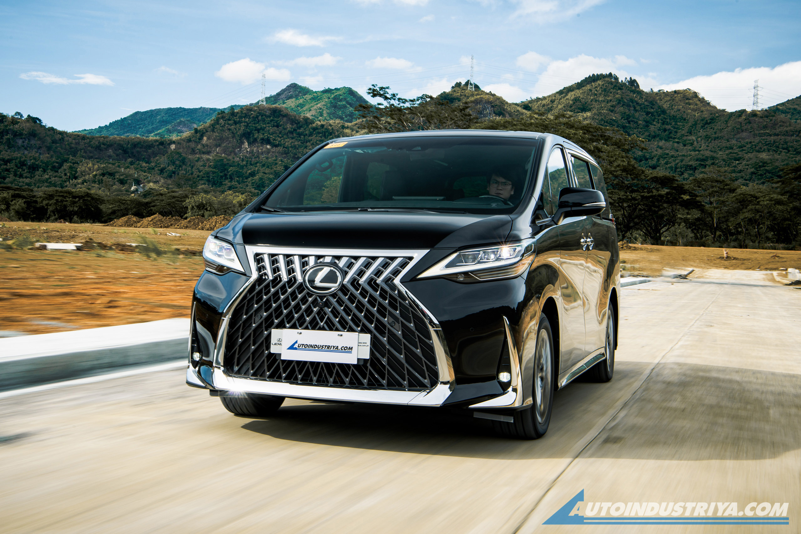 2021 Lexus LM 350 7-Seater V6