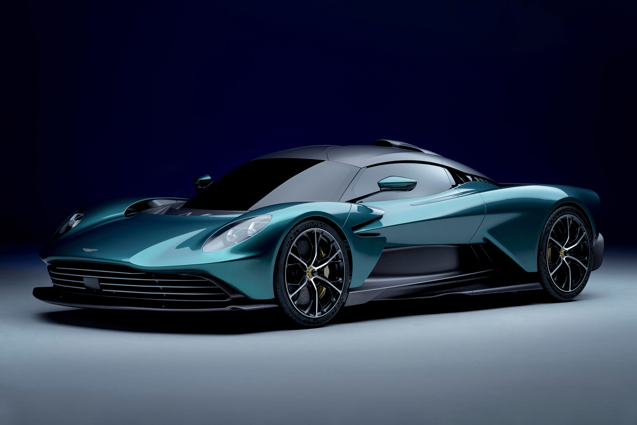 950 HP Aston Martin Valhalla should be James Bond's new ride