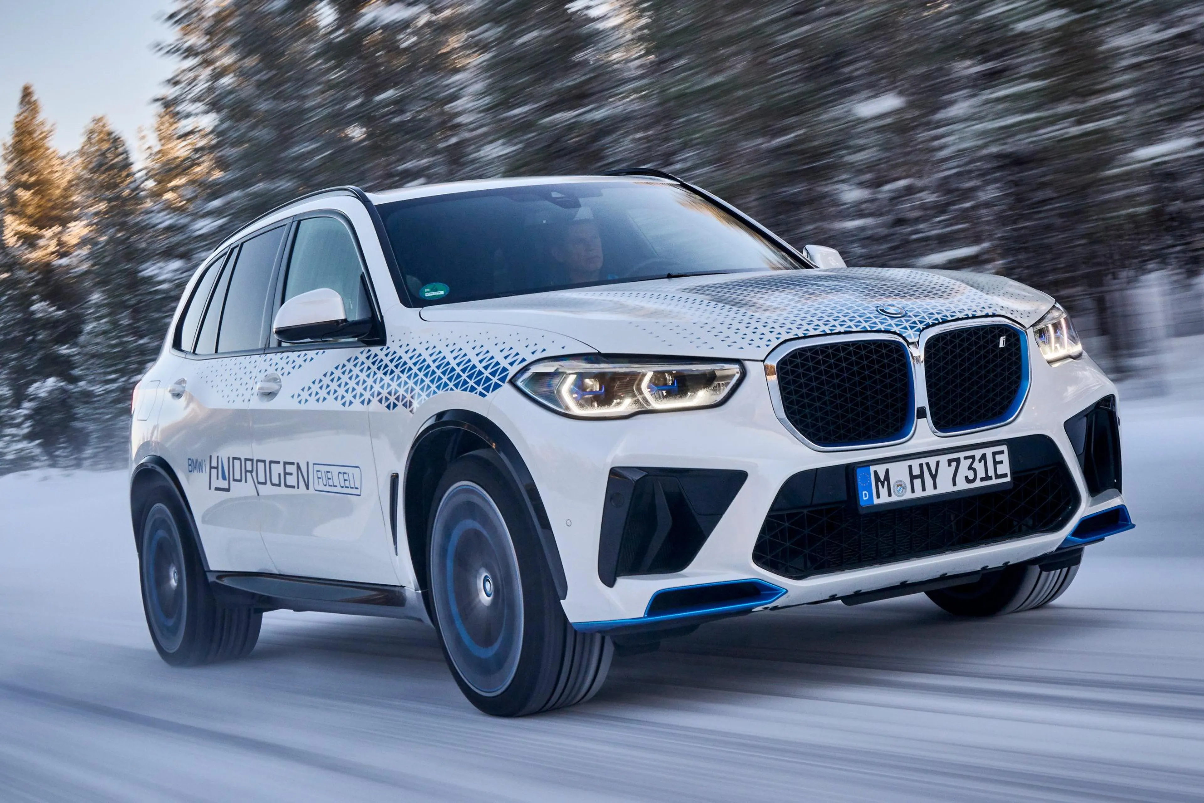 BMW says iX5 Hydrogen can crank out up to 374 PS