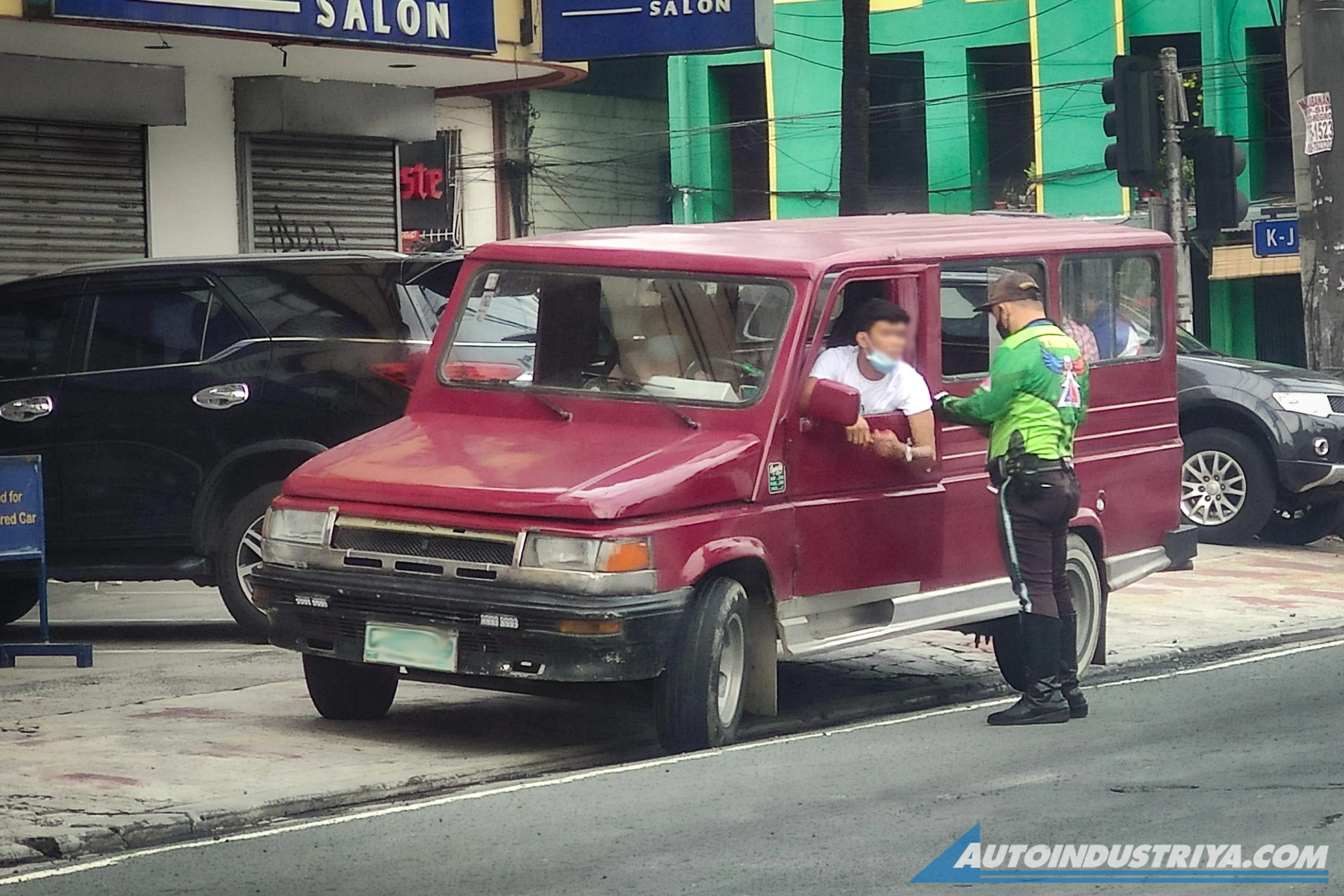 DILG to LGUs: Only LTO can confiscate driver's licenses