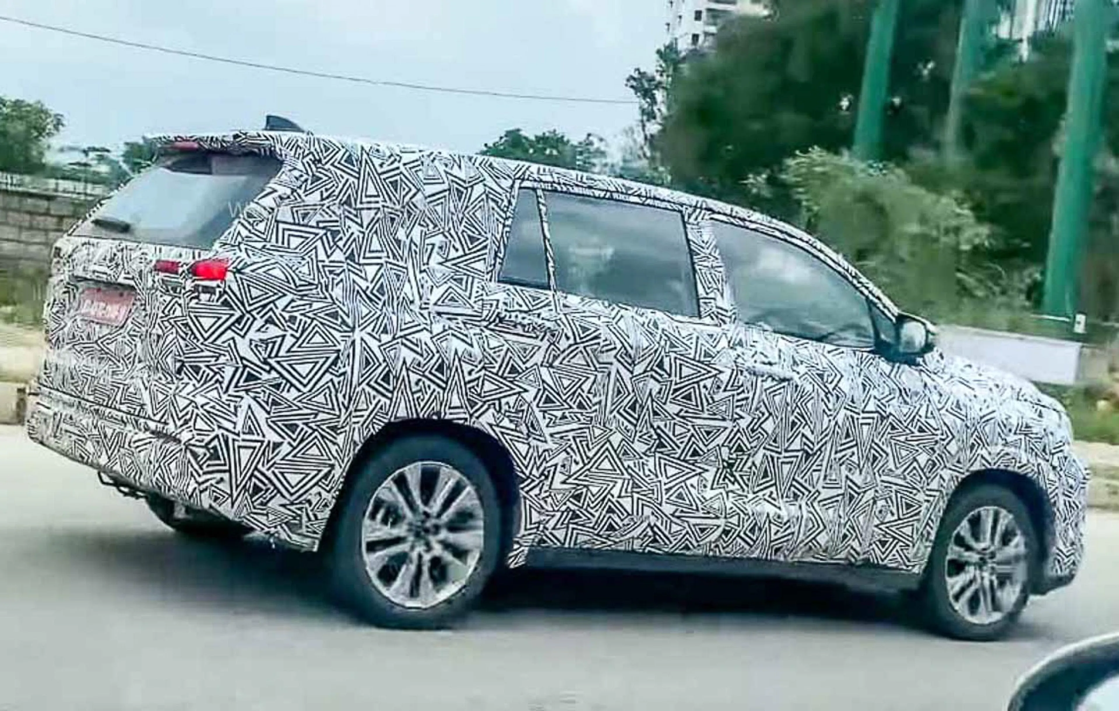 Spied: Are you the all-new Toyota Innova?
