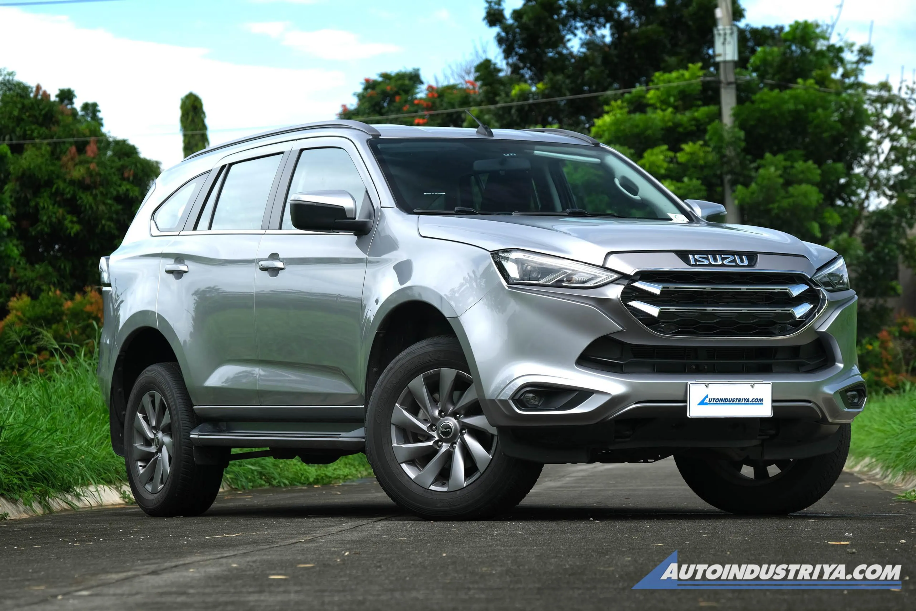 2022 Isuzu mu-X LS-A 4x2
