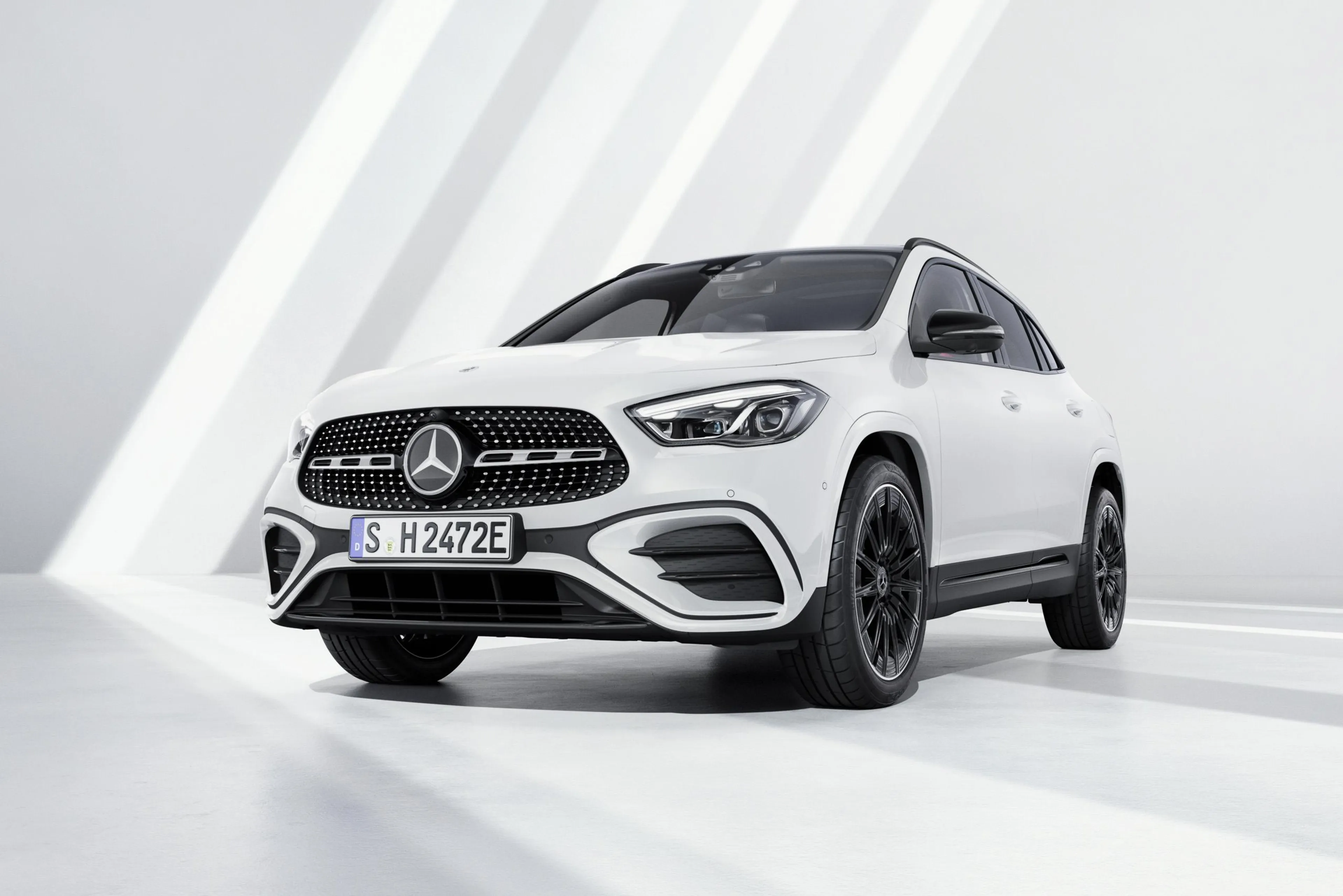 Mercedes-Benz GLA gets exterior, interior updates for 2023