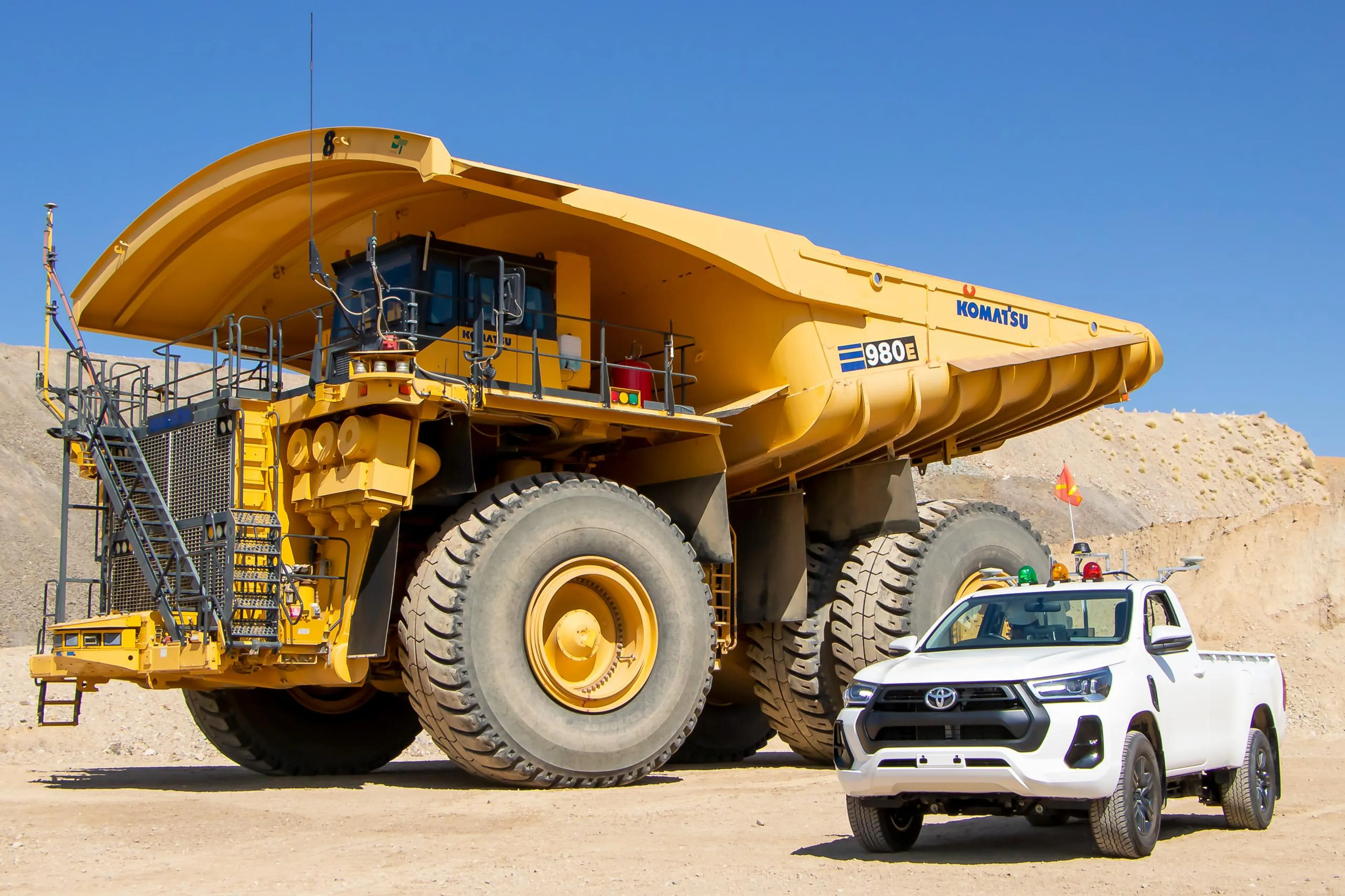 Komatsu and Toyota developing self-driving truck