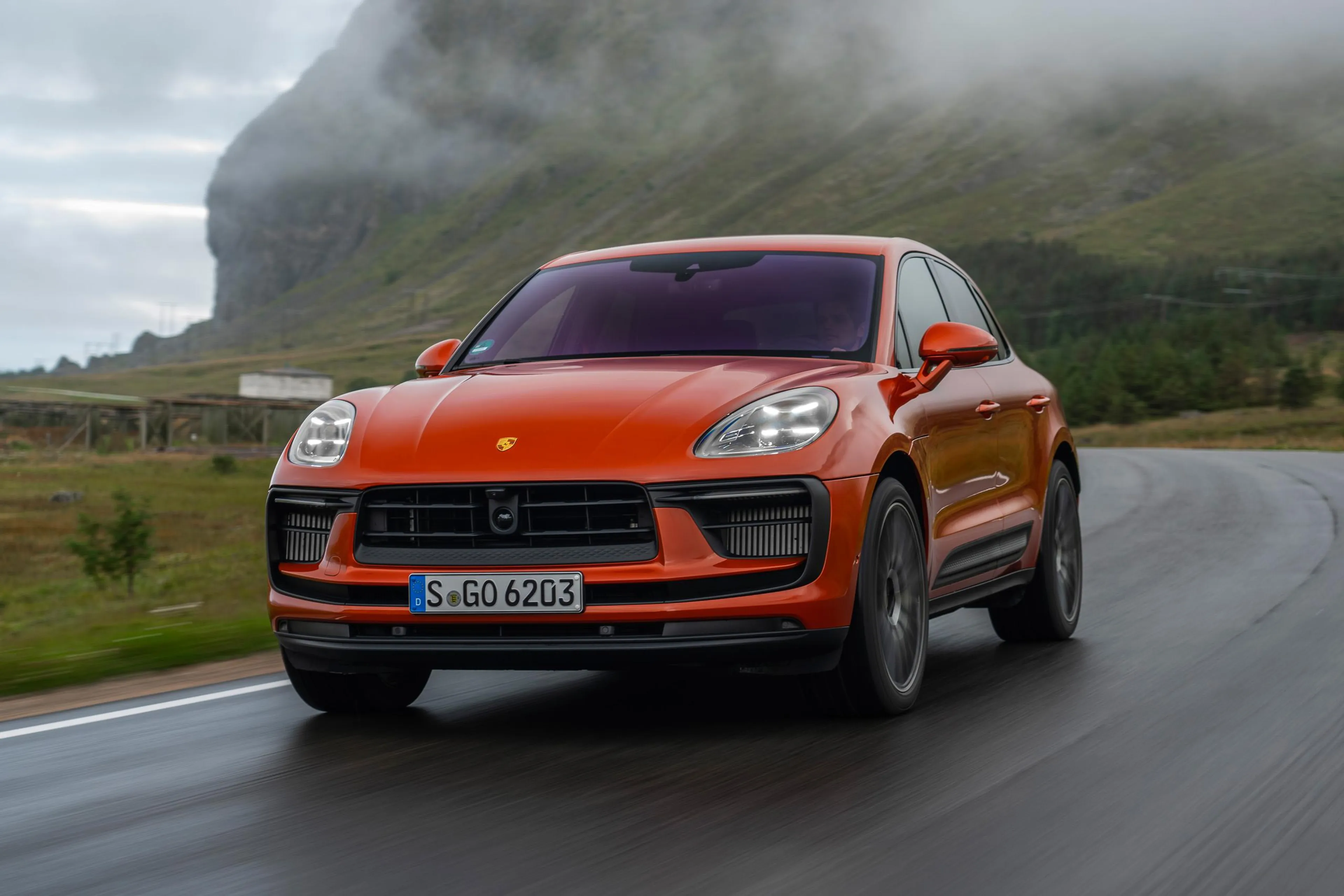 Porsche to continue selling ICE-powered Macan after all?
