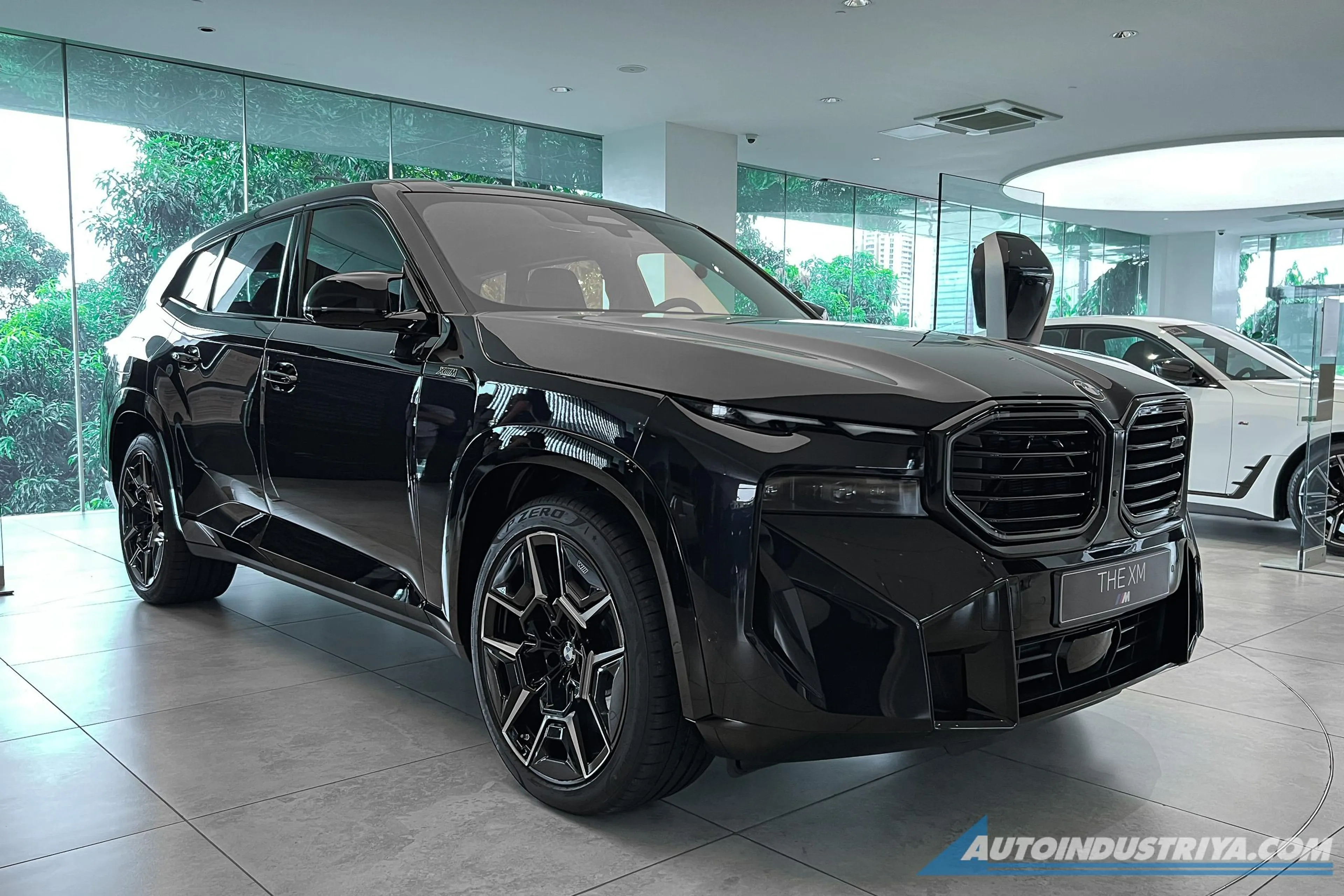 2024 BMW XM super SUV debuts with PHP 15.890M price tag
