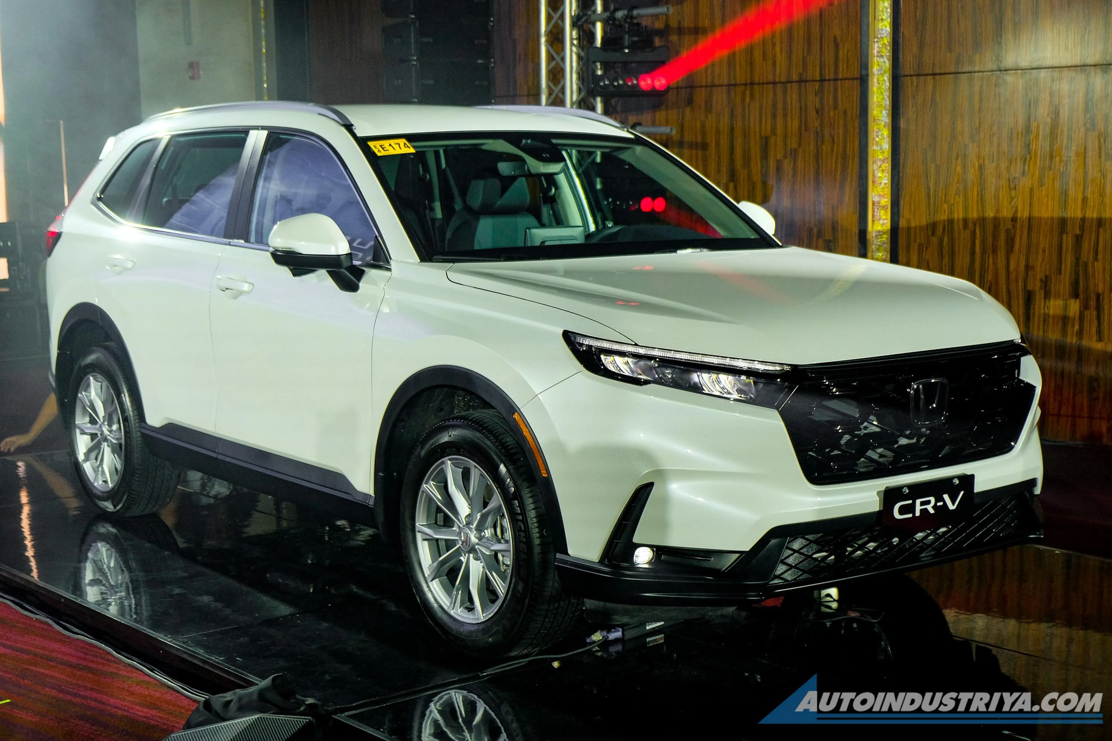 How many 2024 CR-V units does Honda PH plan to sell monthly?