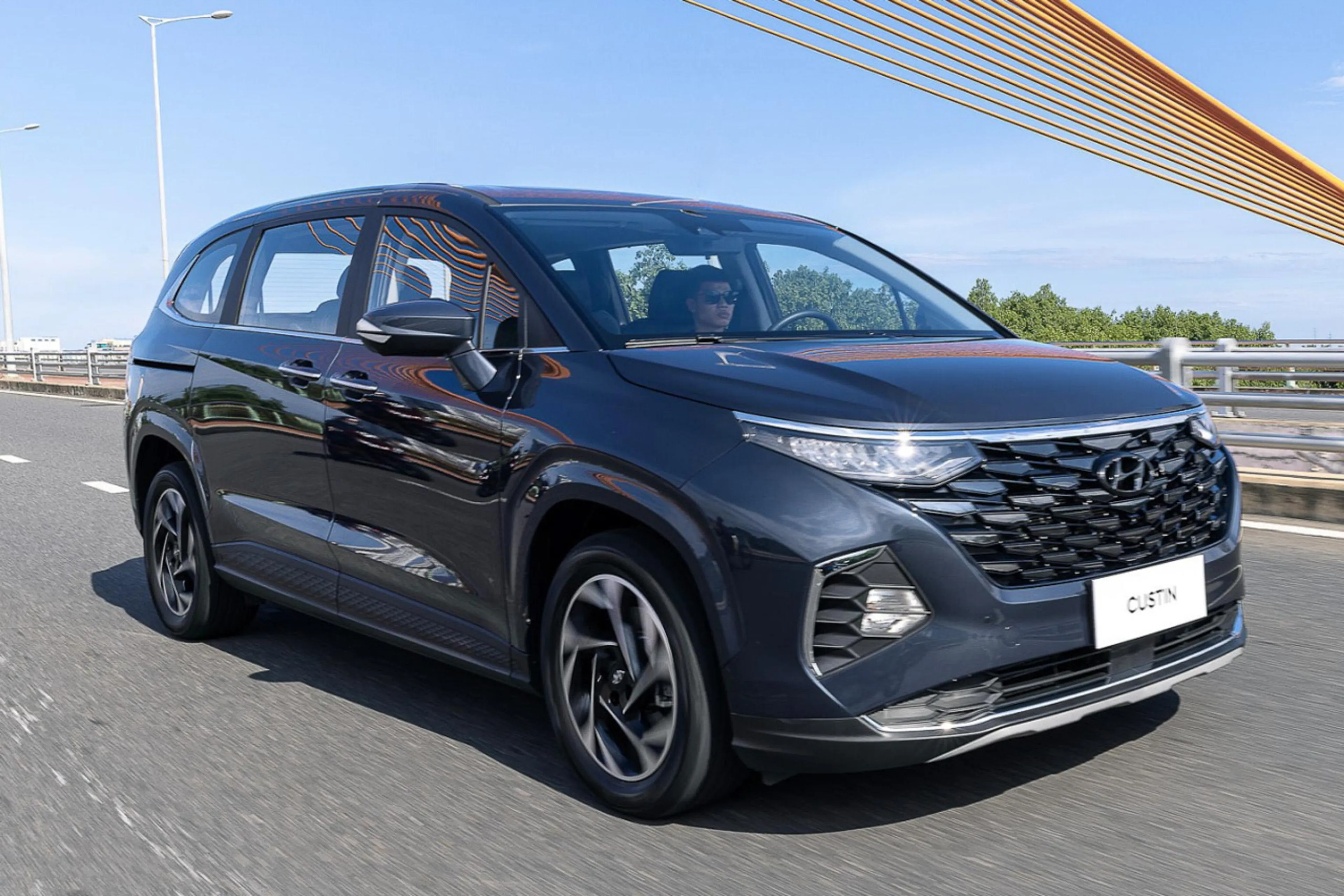 Hyundai PH's upcoming minivan will be called Custin